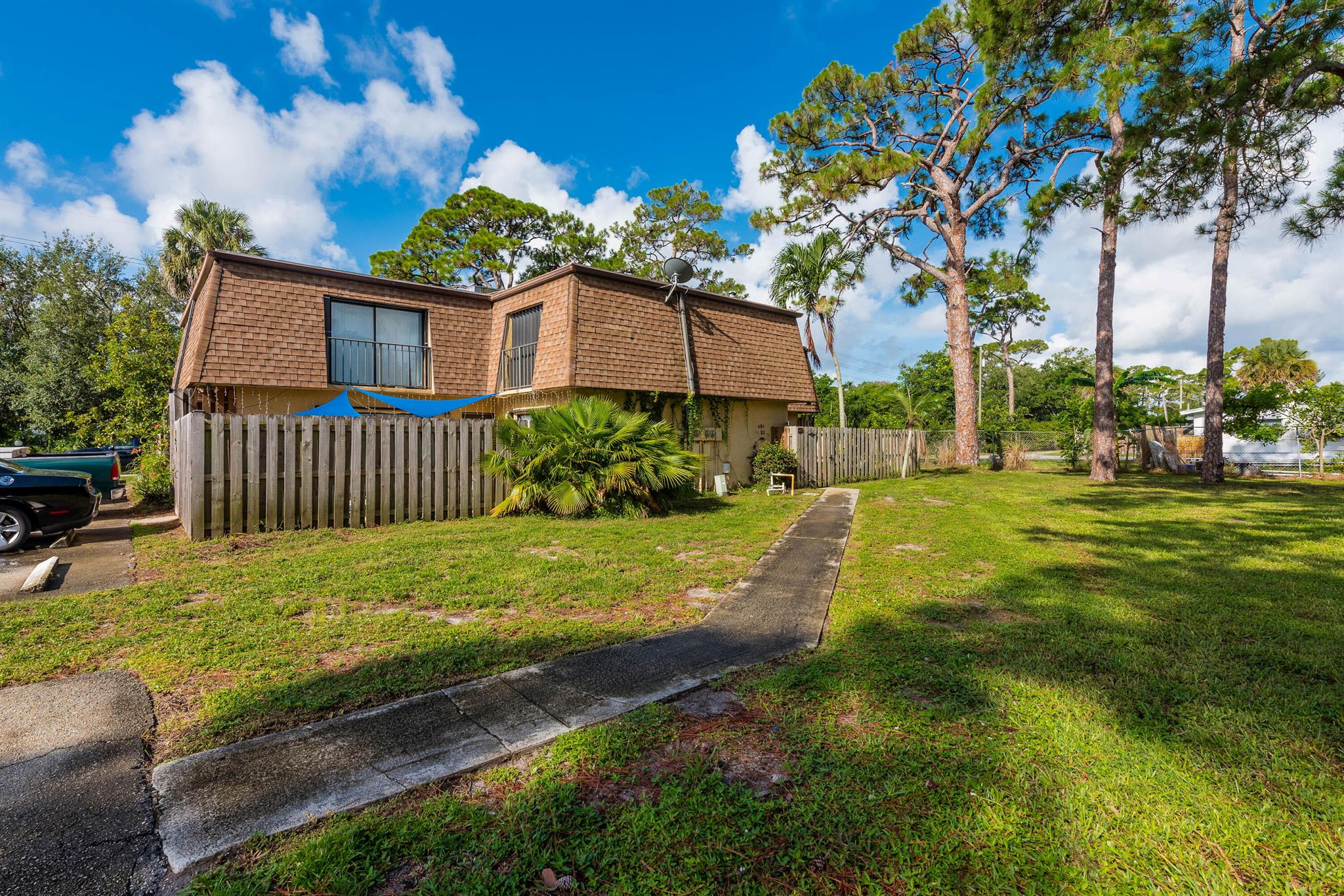 Pine Grove Townhouses Con