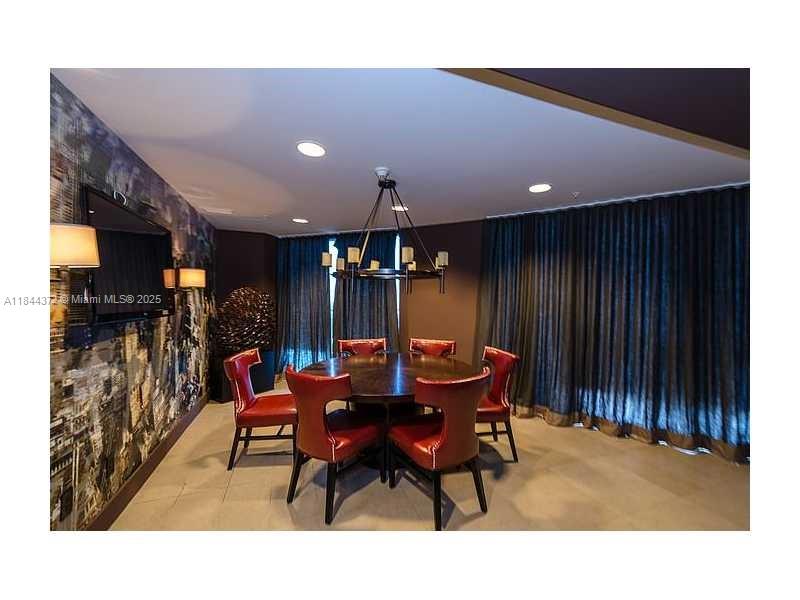 60 SW 13th St #1809, Miami FL 33130