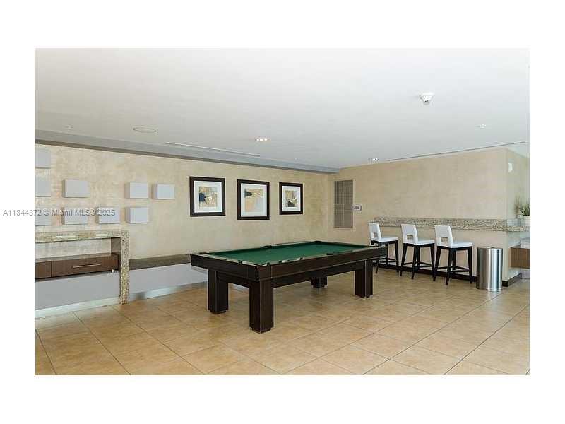 60 SW 13th St #1809, Miami FL 33130