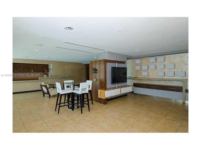 60 SW 13th St #1809, Miami FL 33130