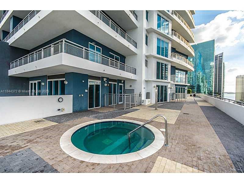 60 SW 13th St #1809, Miami FL 33130