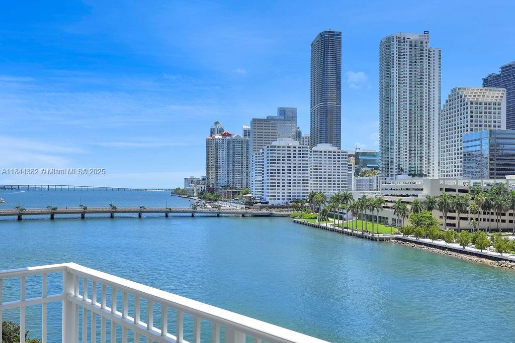 Apartamento para Alugar em Miami, FL