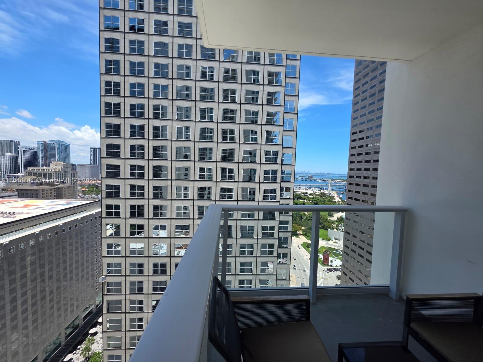 300 S Biscayne Blvd #T-2311, Miami FL 33131