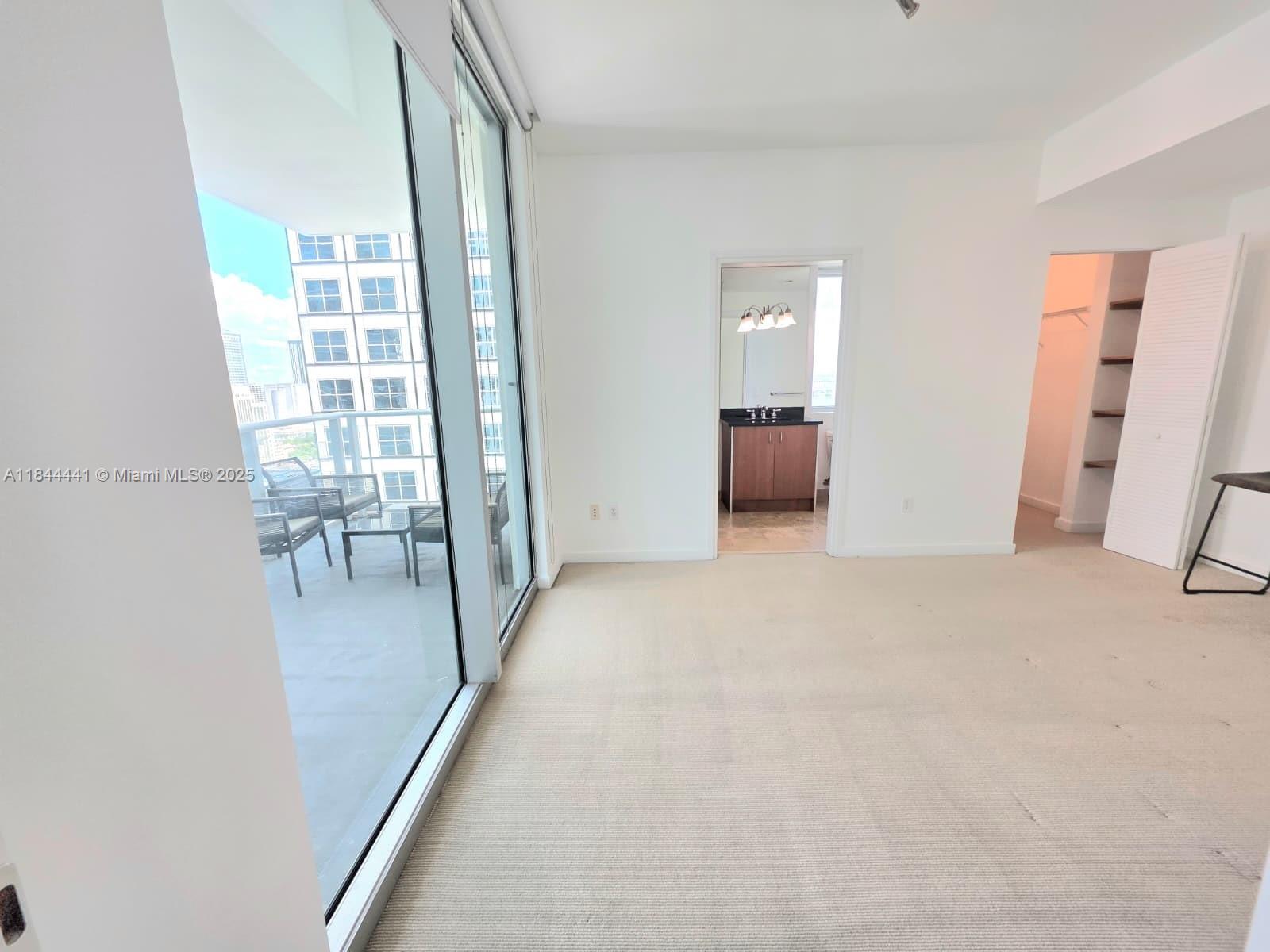300 S Biscayne Blvd #T-2311, Miami FL 33131