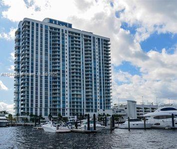 Apartamento à Venda em North Miami Beach, FL