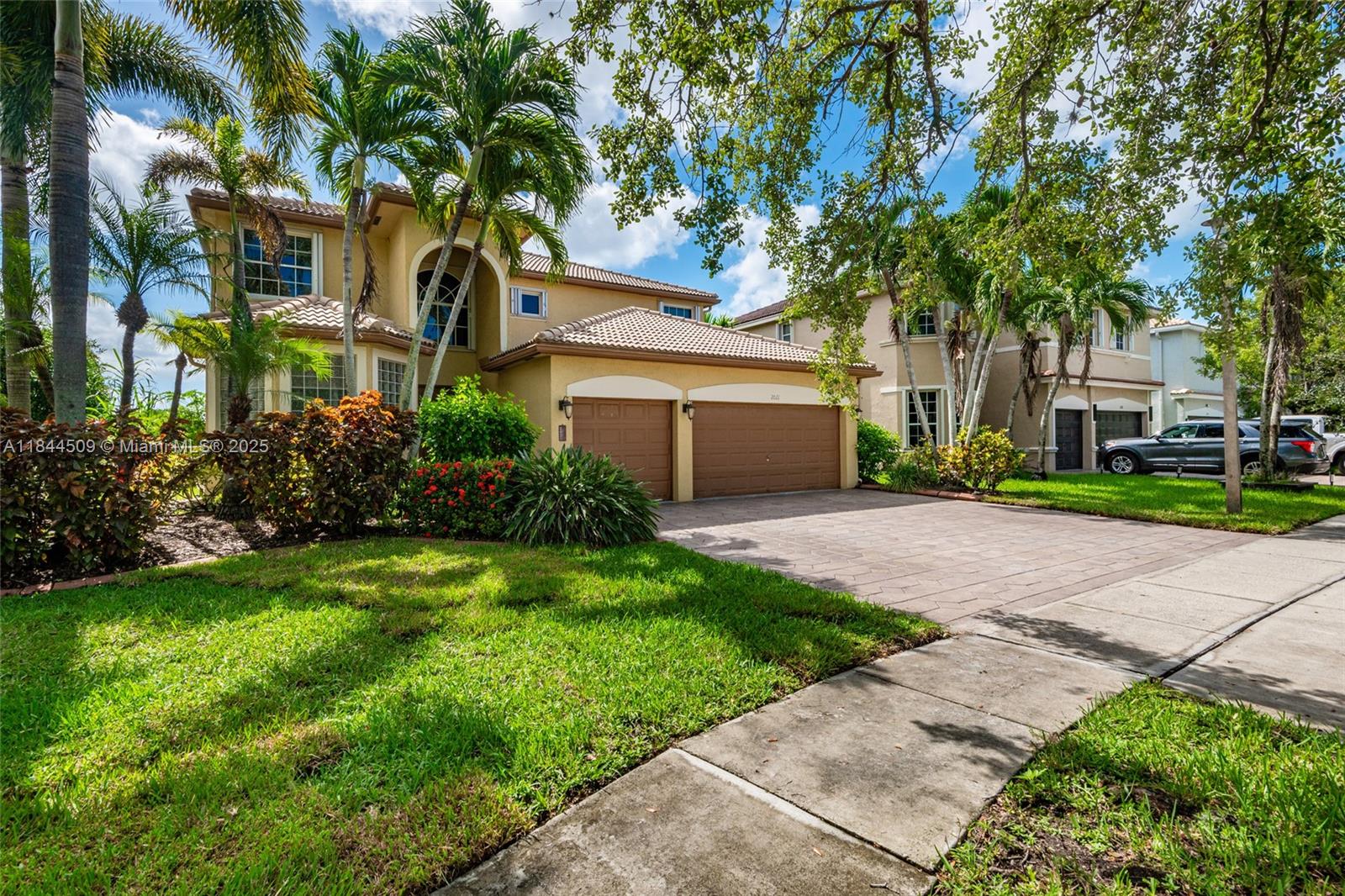 2021 SW 176th Ave FL