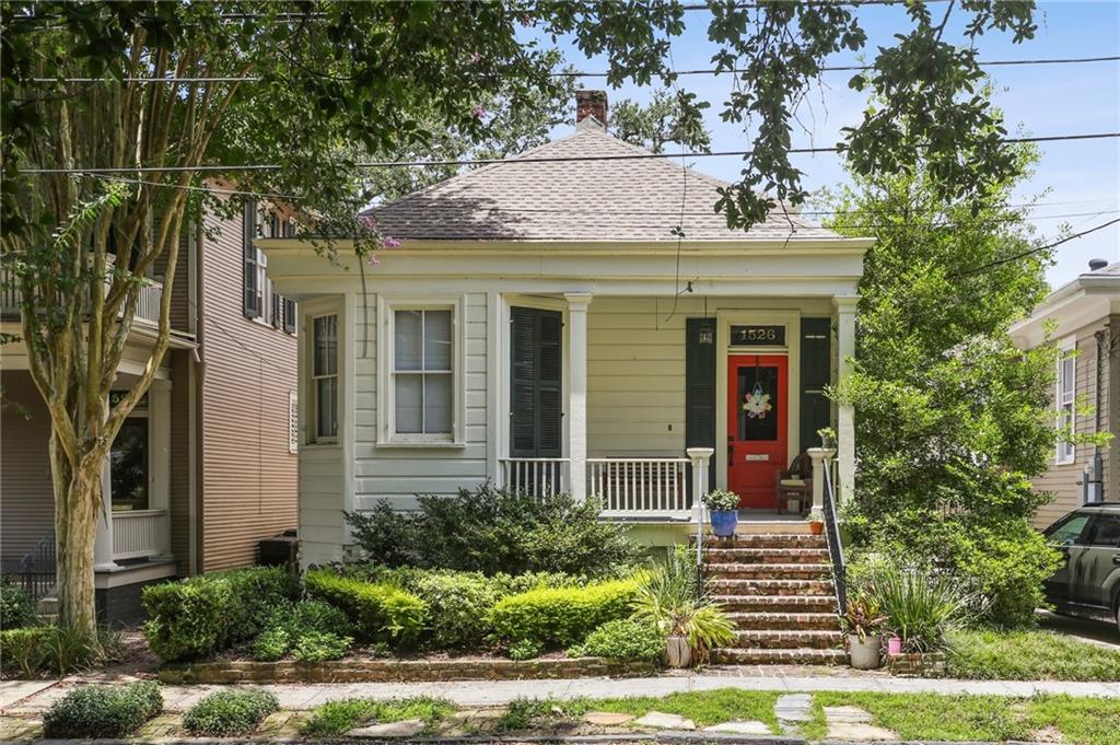 1526 SHORT Street