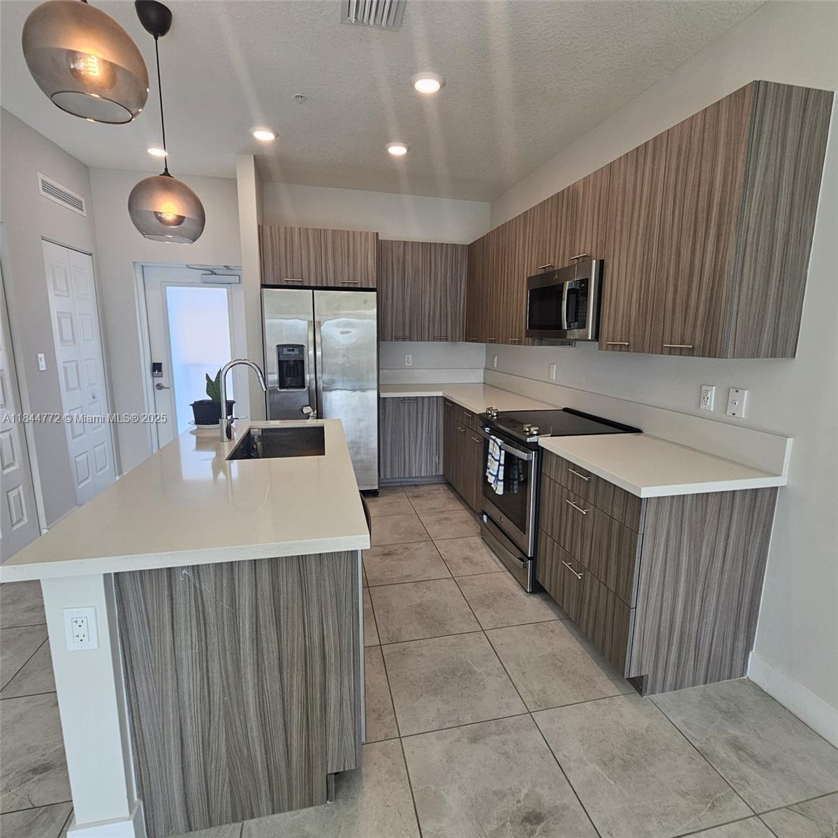 Property photo # 9