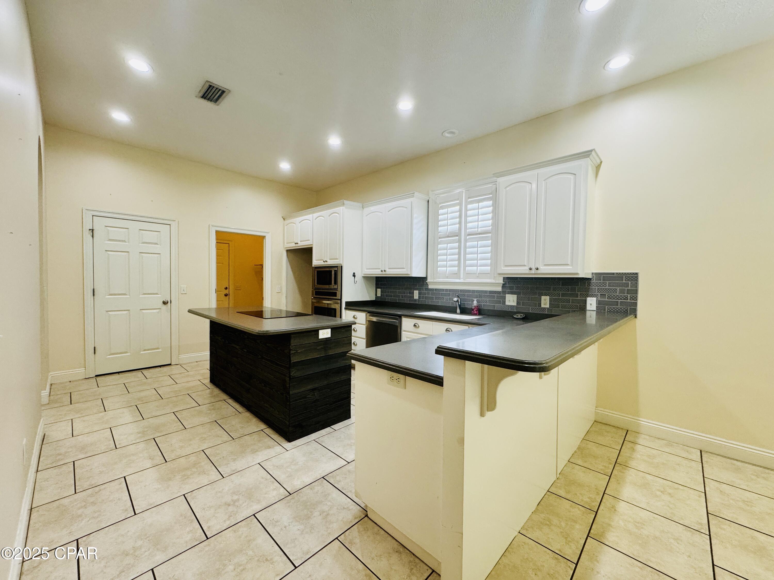Image 3 For 100 Palm Bay Boulevard