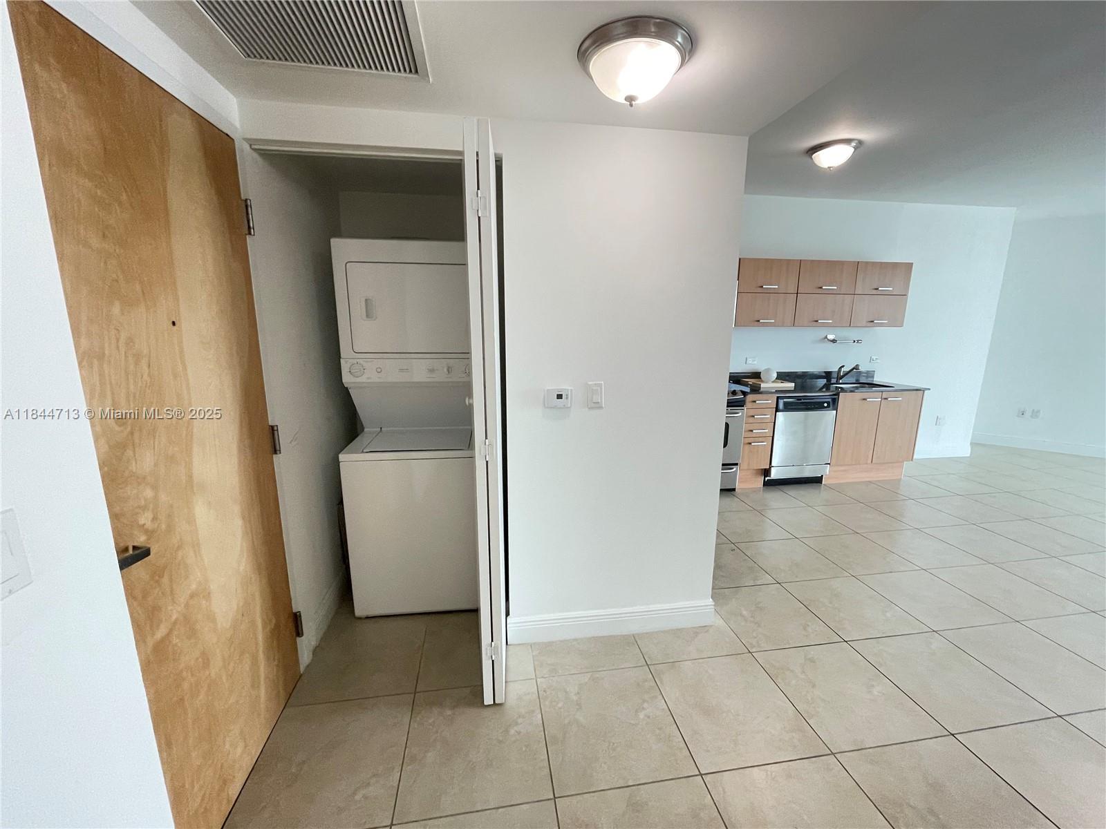 350 S Miami Ave #3709, Miami FL 33130