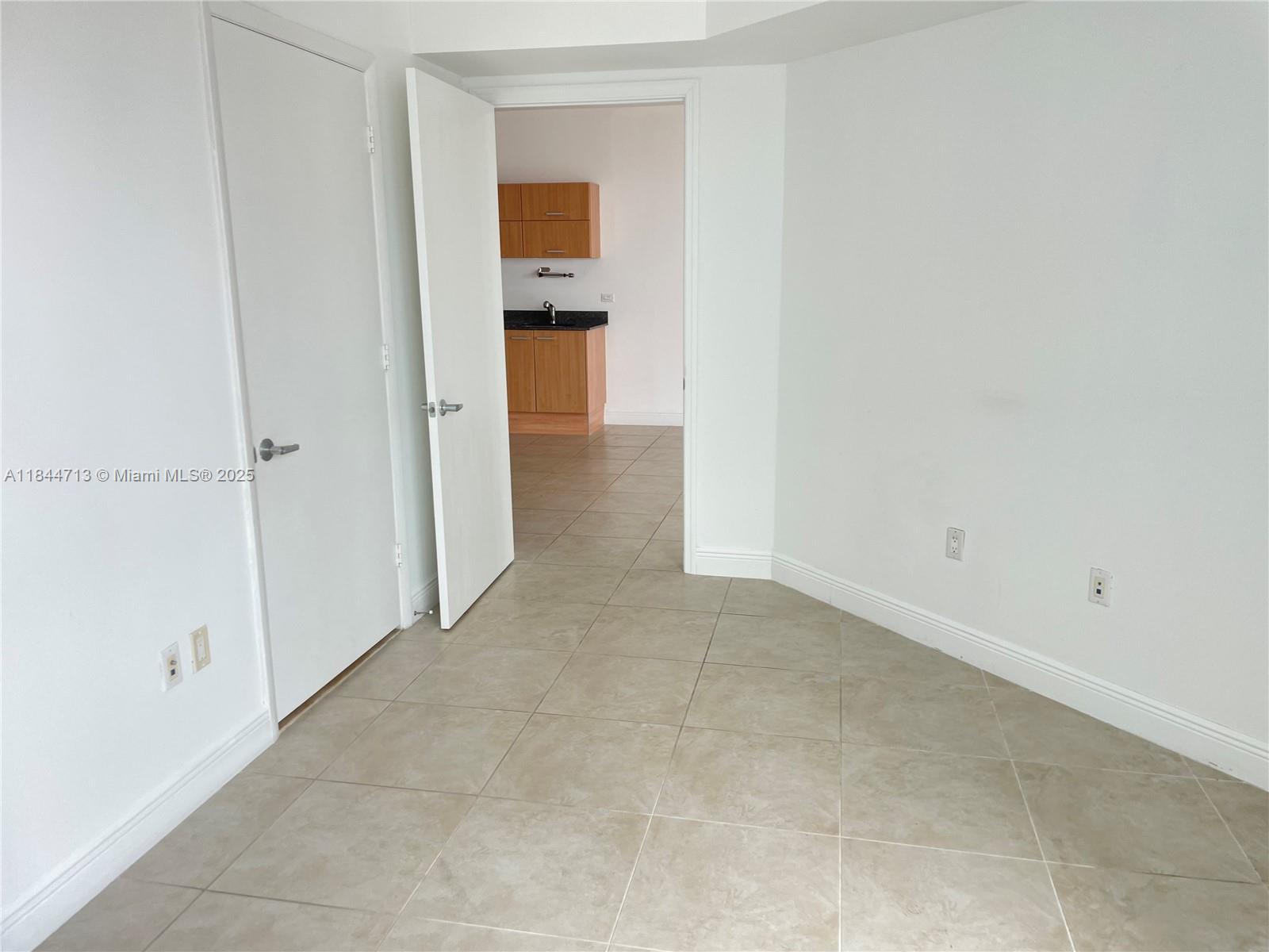 350 S Miami Ave #3709, Miami FL 33130