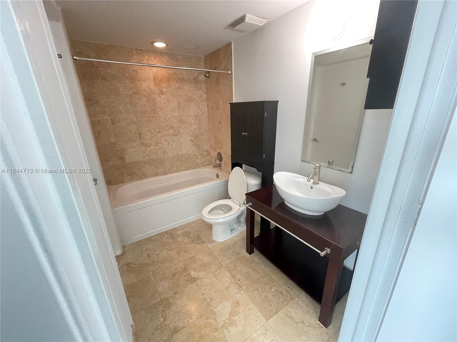 350 S Miami Ave #3709, Miami FL 33130