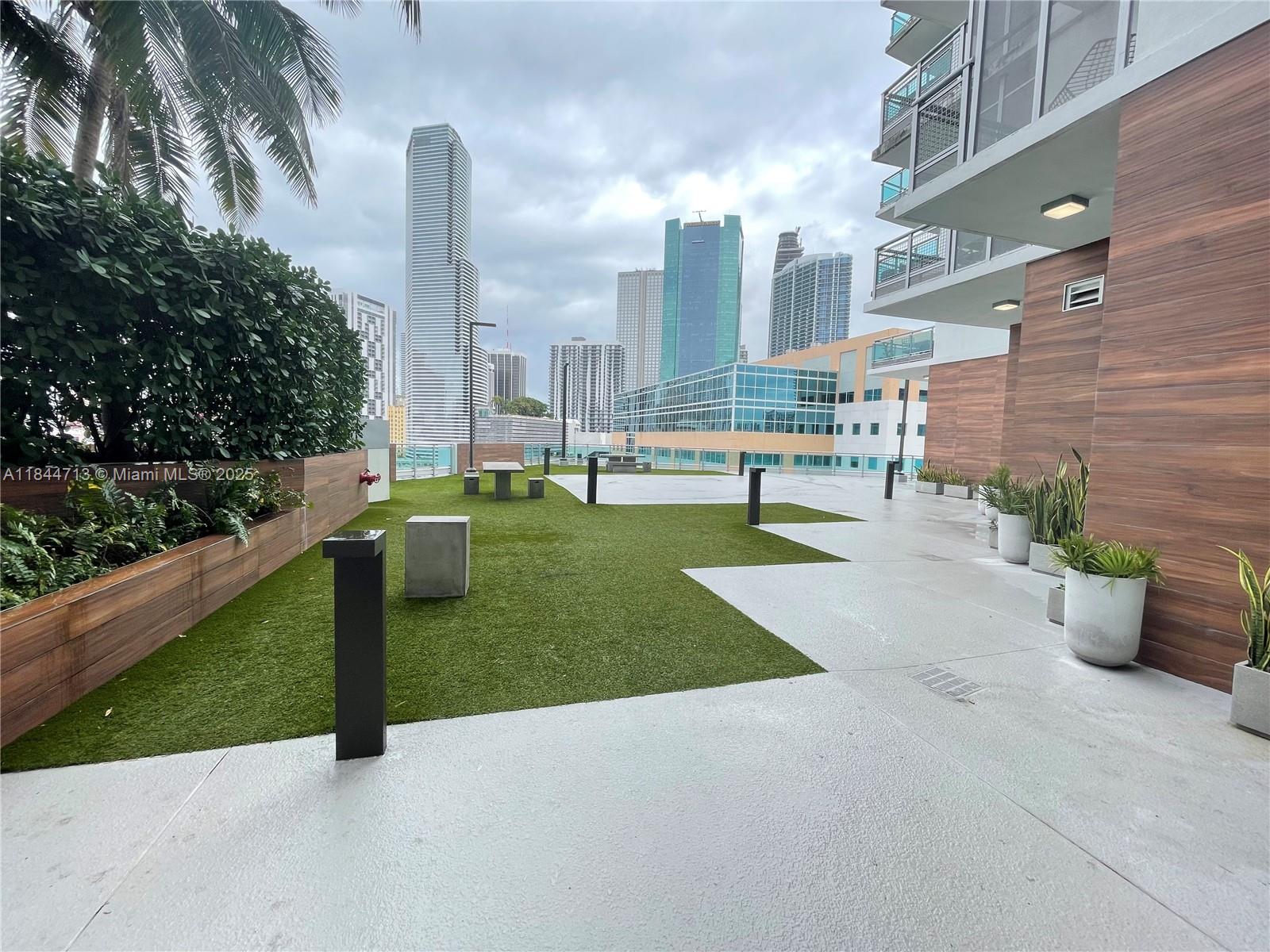 350 S Miami Ave #3709, Miami FL 33130