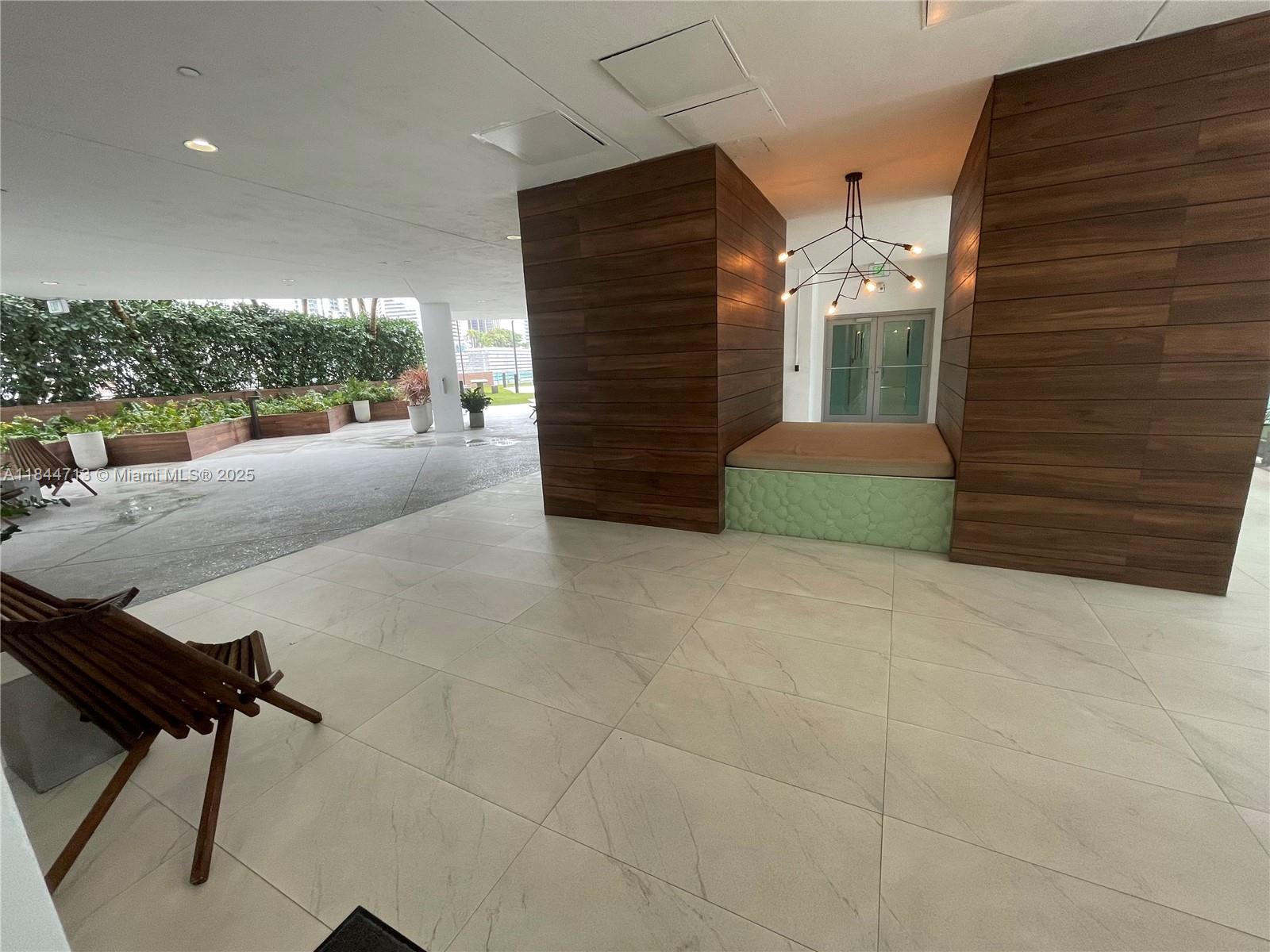 350 S Miami Ave #3709, Miami FL 33130