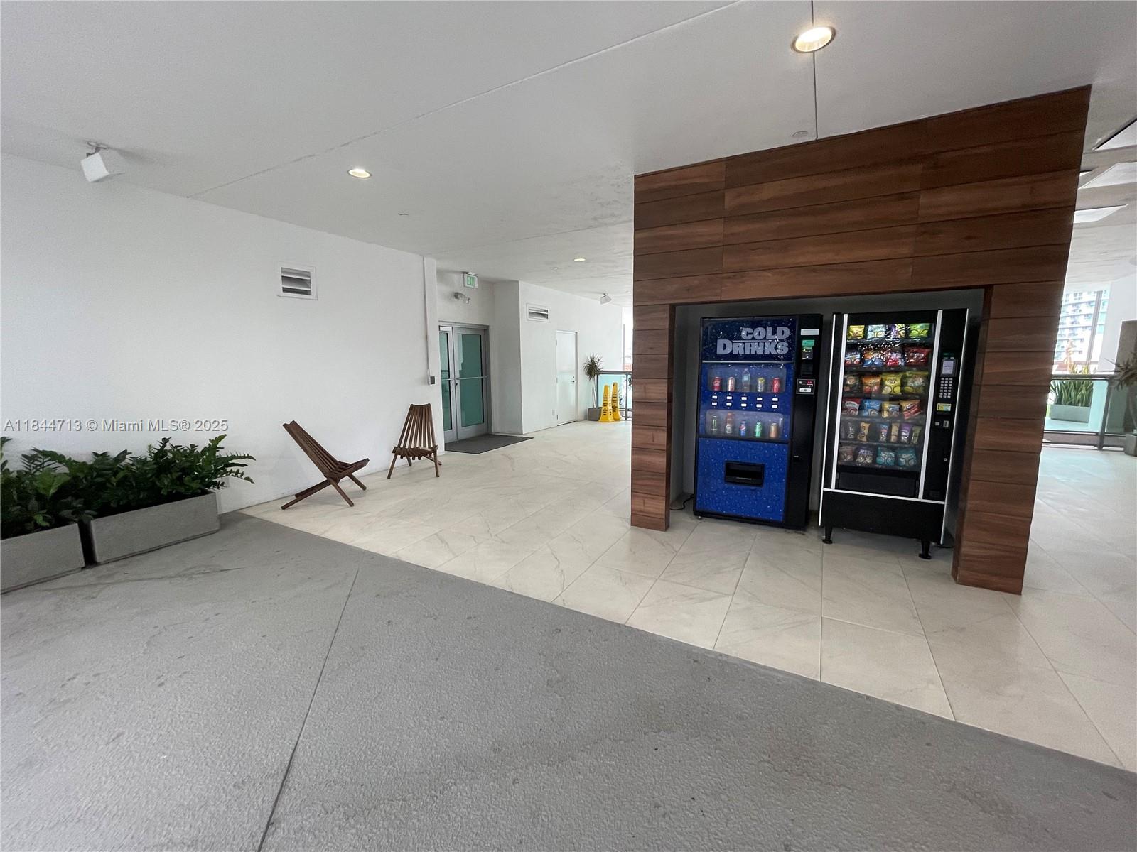 350 S Miami Ave #3709, Miami FL 33130