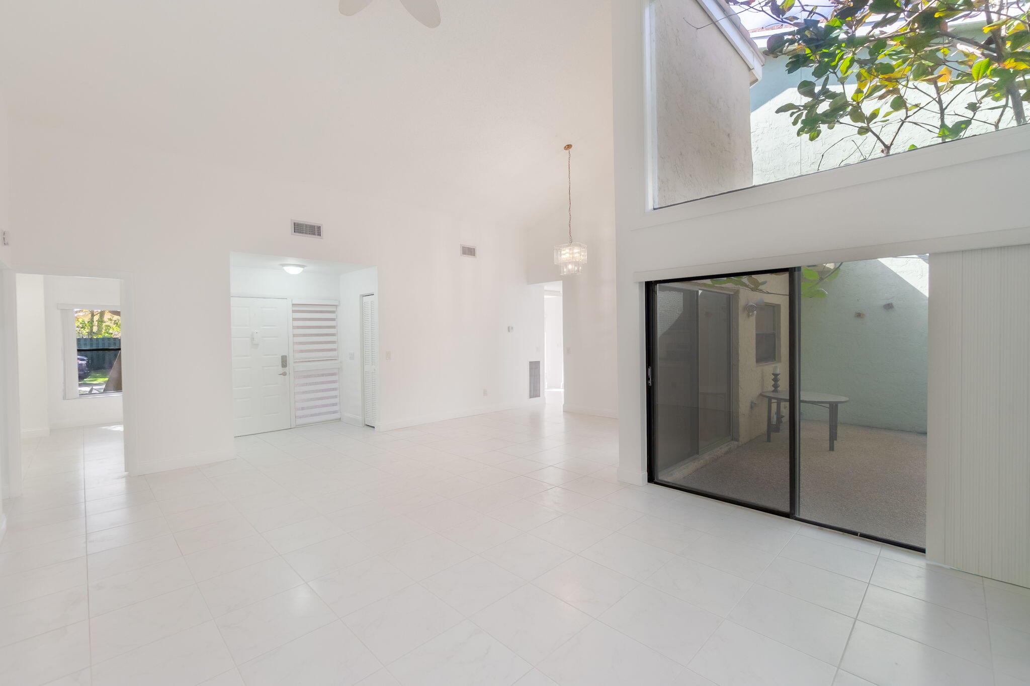 Estada Of Los Paseos