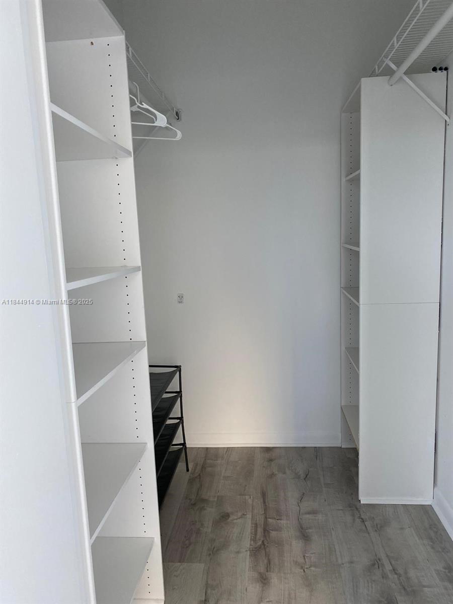 Miami FL 33132 - A11844914