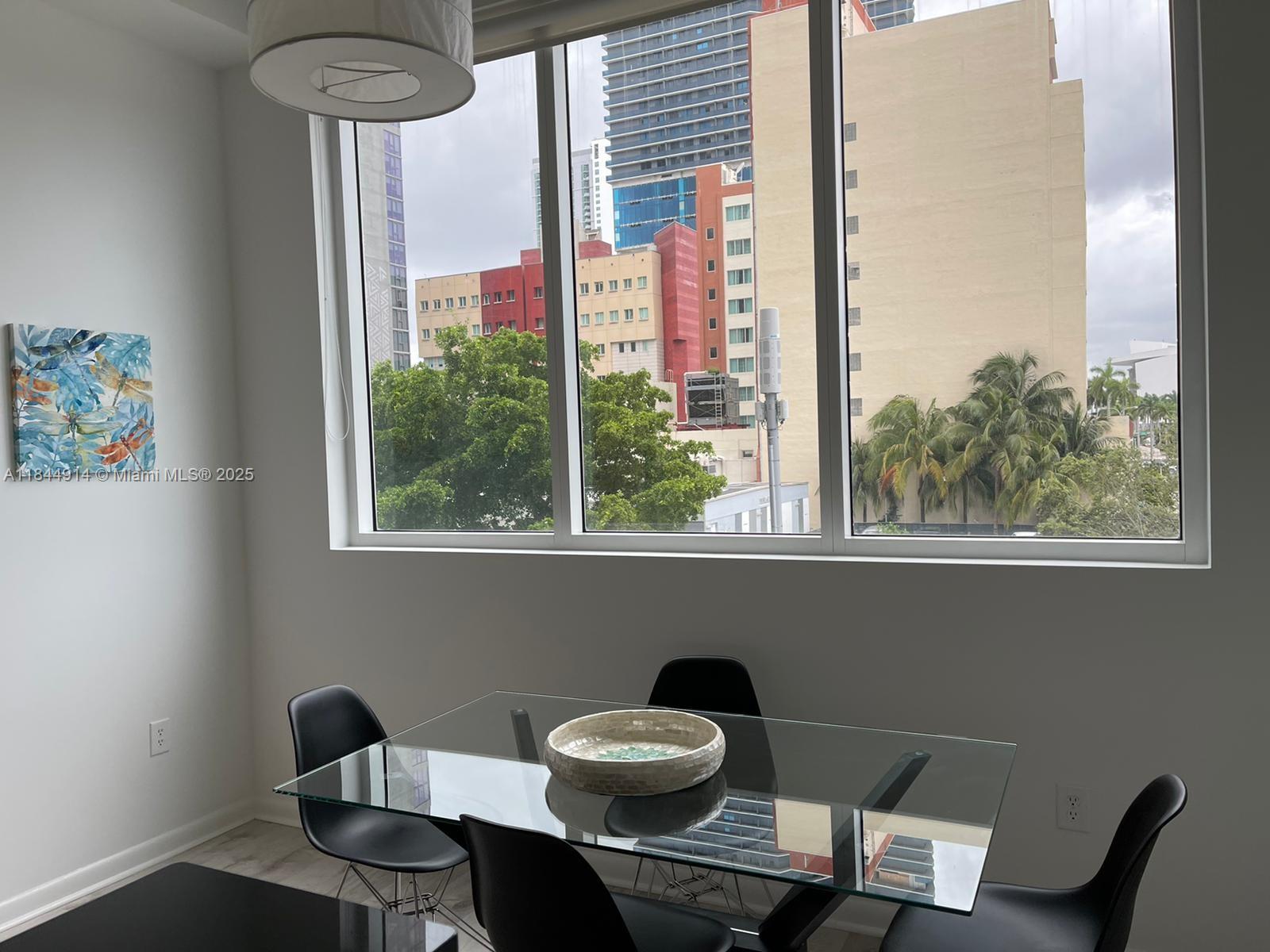 Miami FL 33132 - A11844914