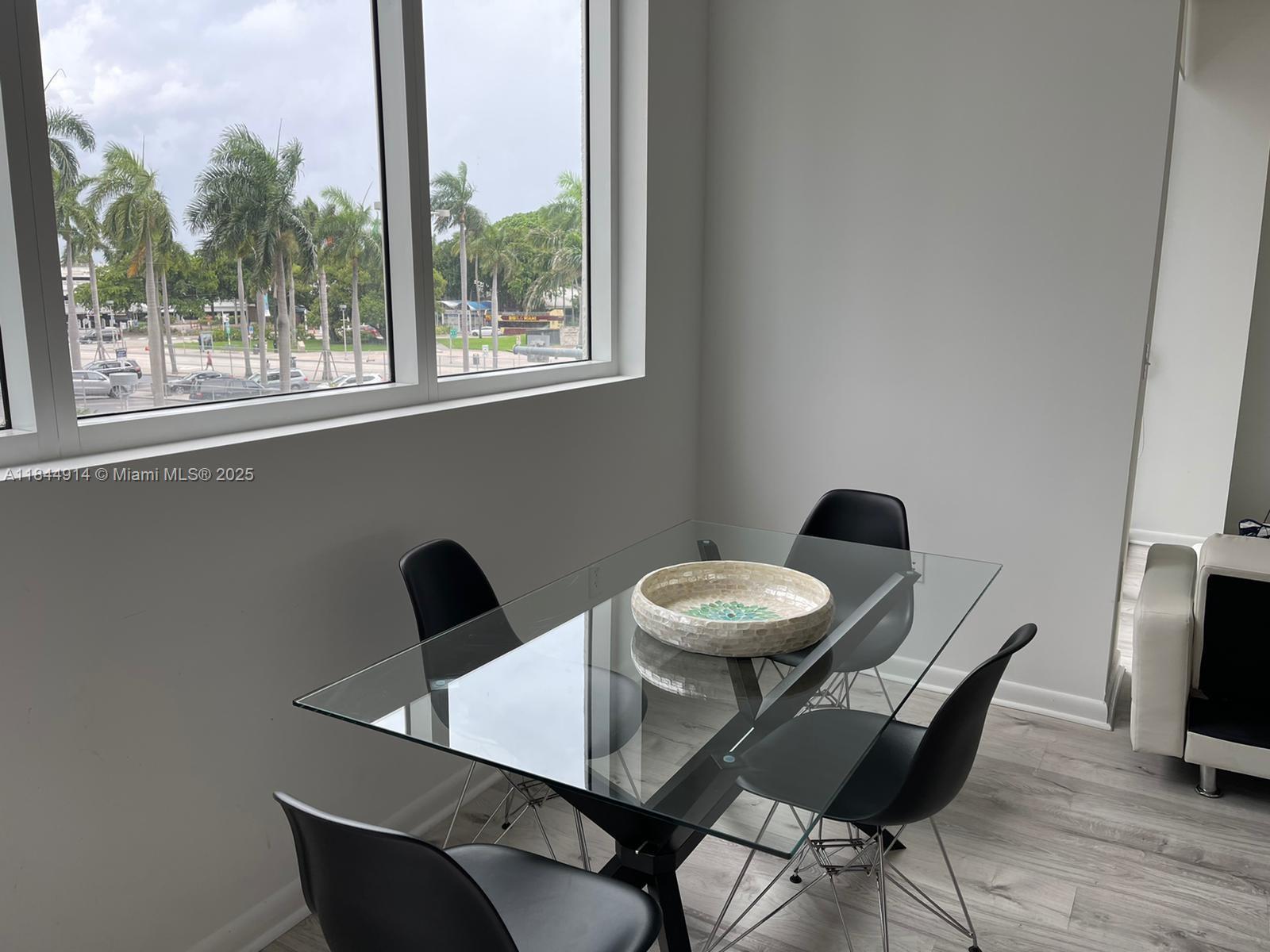 Miami FL 33132 - A11844914