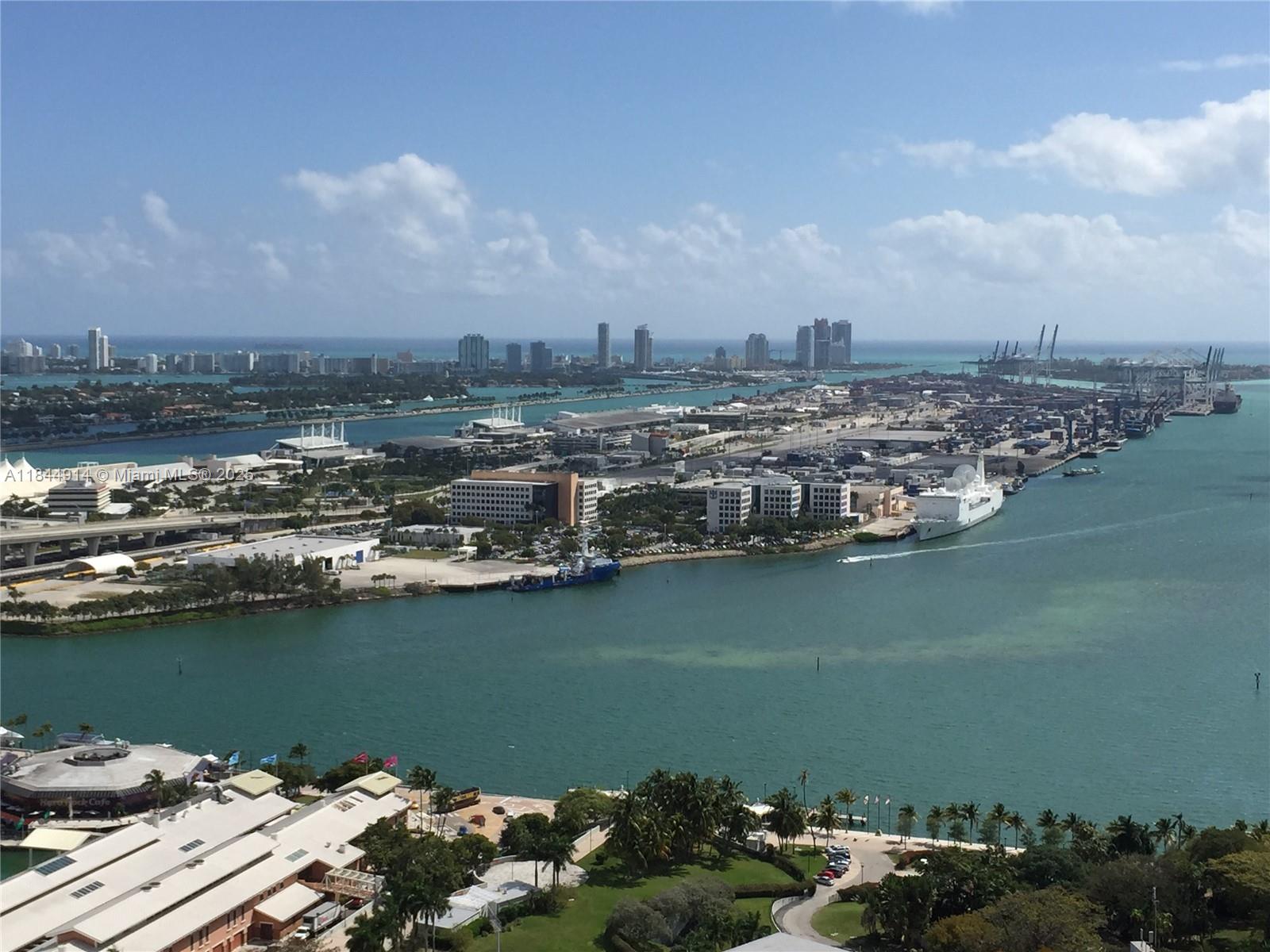 Miami FL 33132 - A11844914