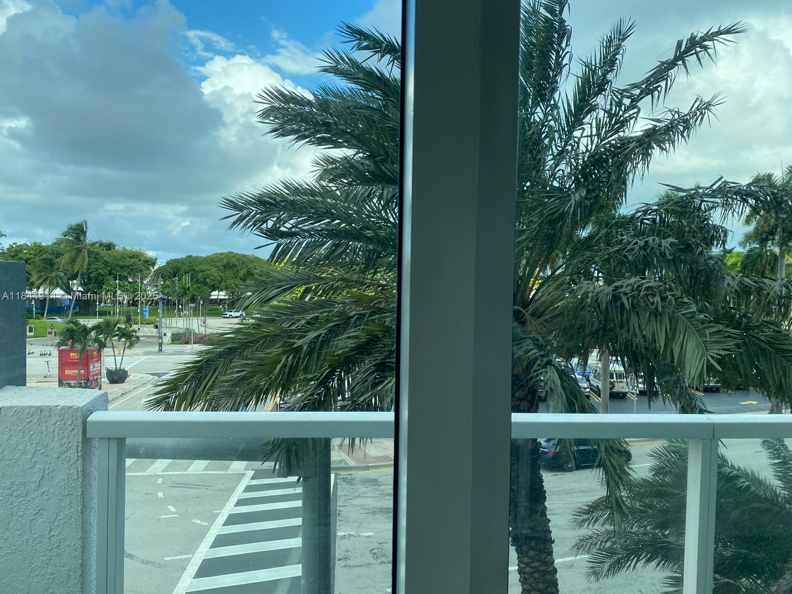 Miami FL 33132 - A11844914