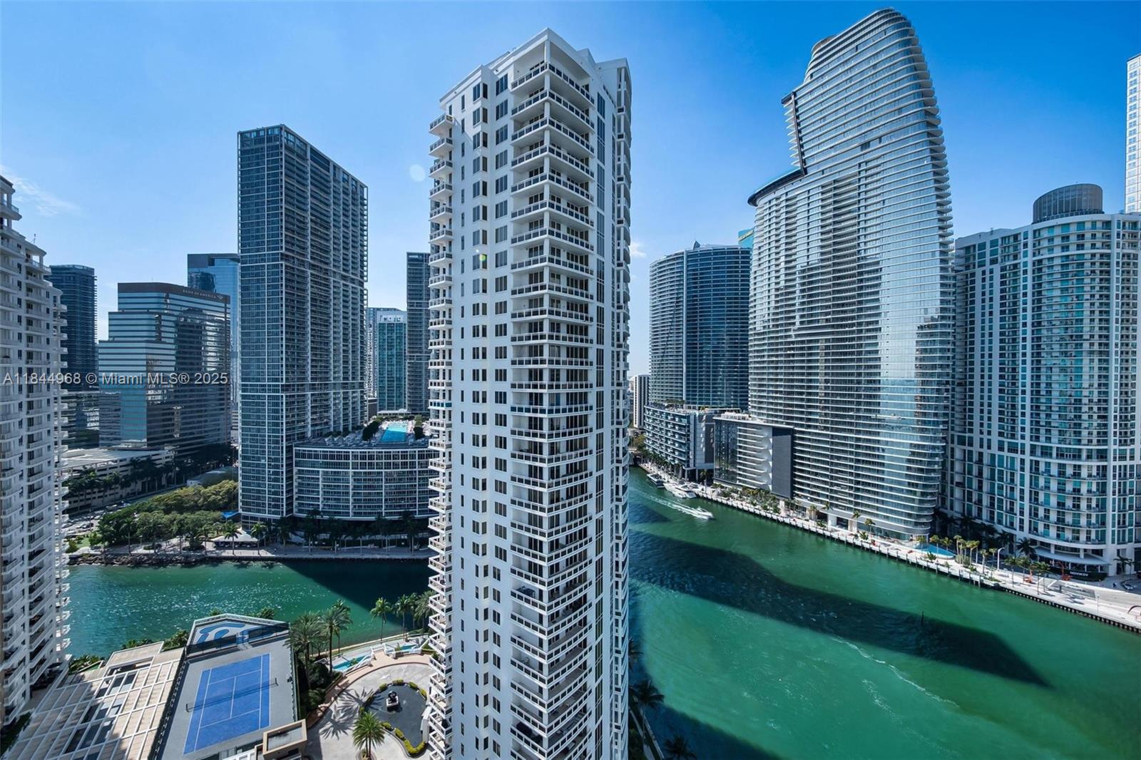 Condo for Sale in Miami, FL