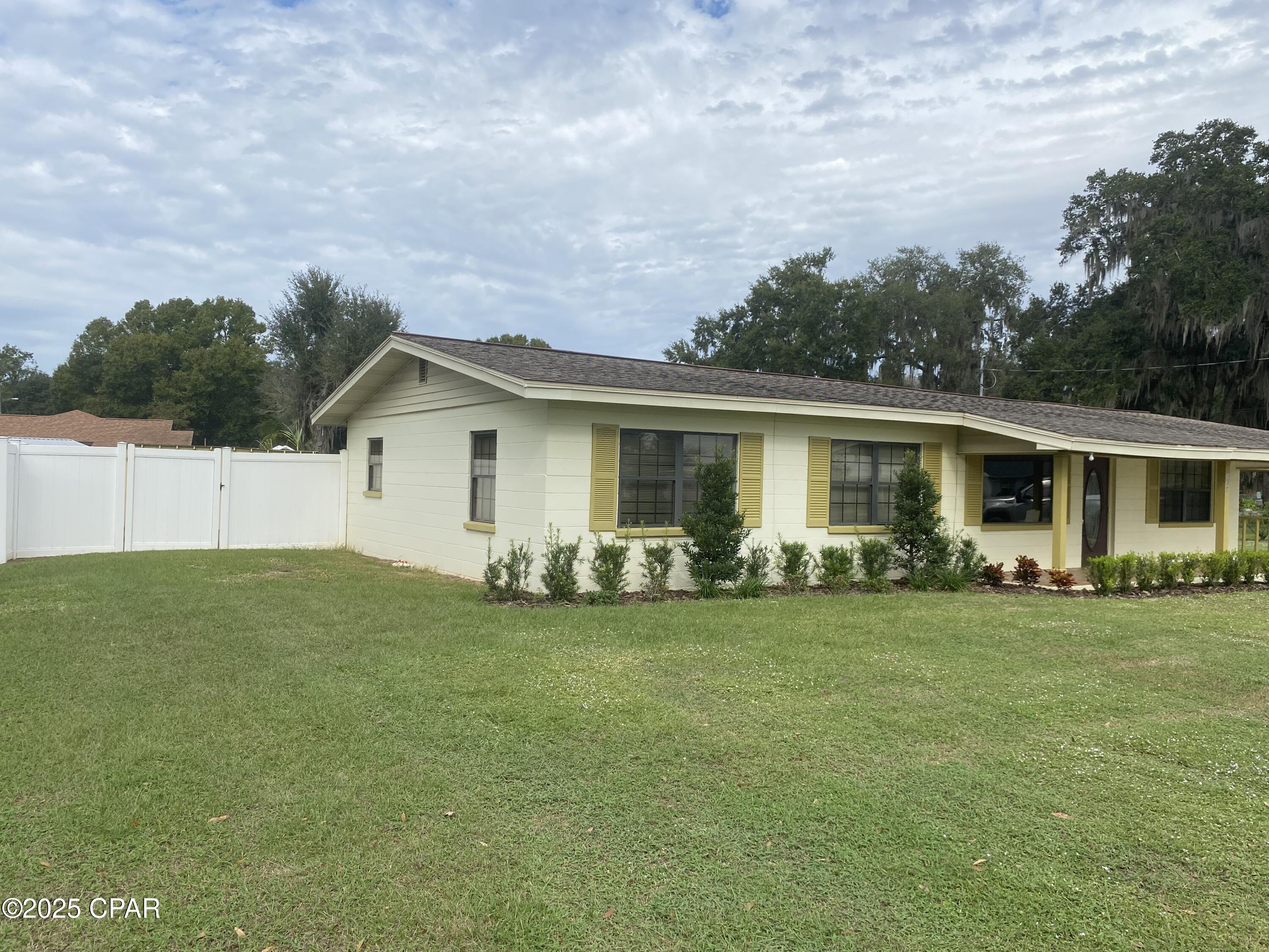 Image 2 For 137 Lake Reedy Boulevard