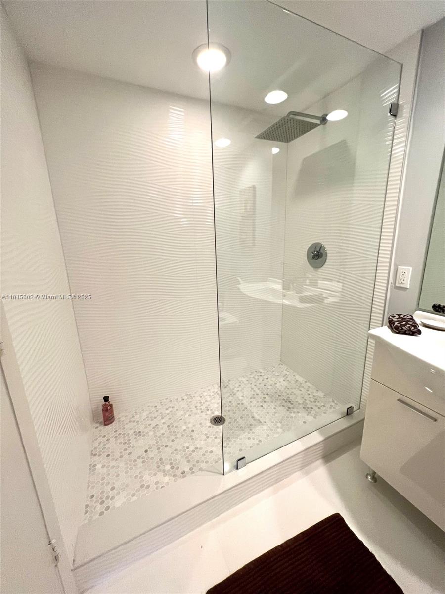 495 Brickell Ave #1211, Miami FL 33131
