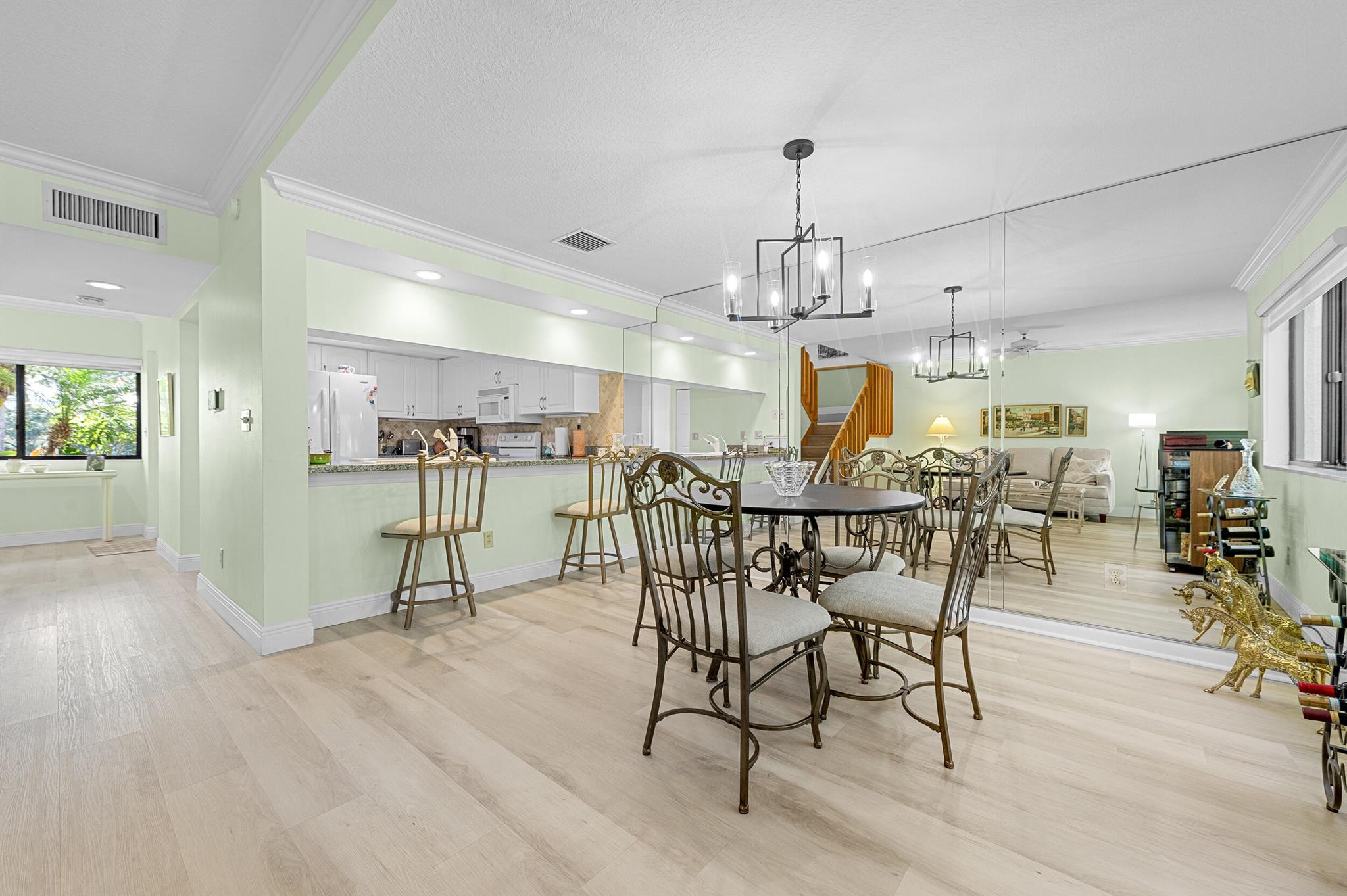 Image to showcase the property located at 215 Oak Harbour Drive