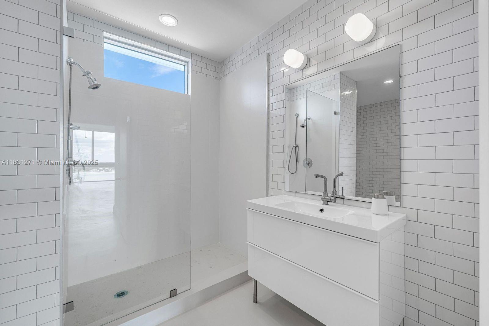 7934 West Dr #1504, North Bay Village FL 33141
