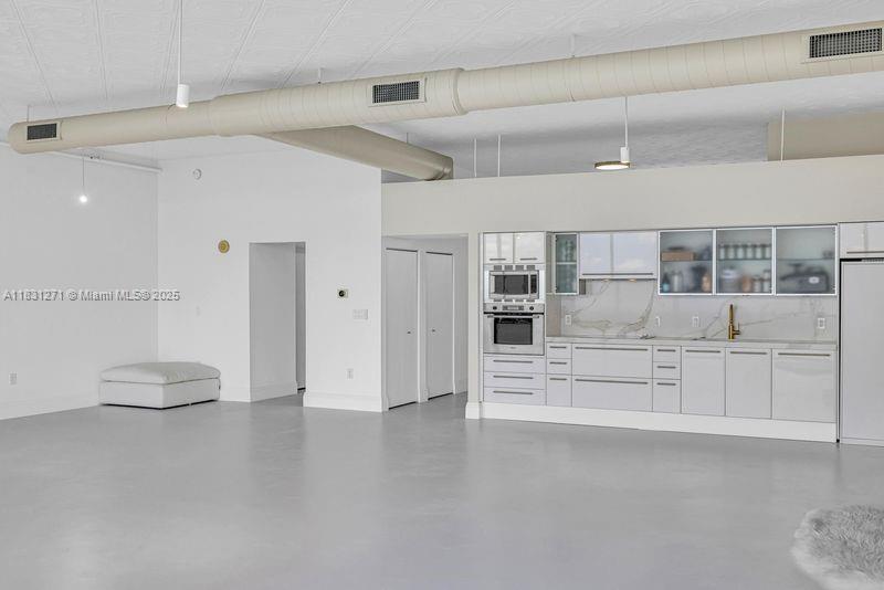 7934 West Dr #1504, North Bay Village FL 33141