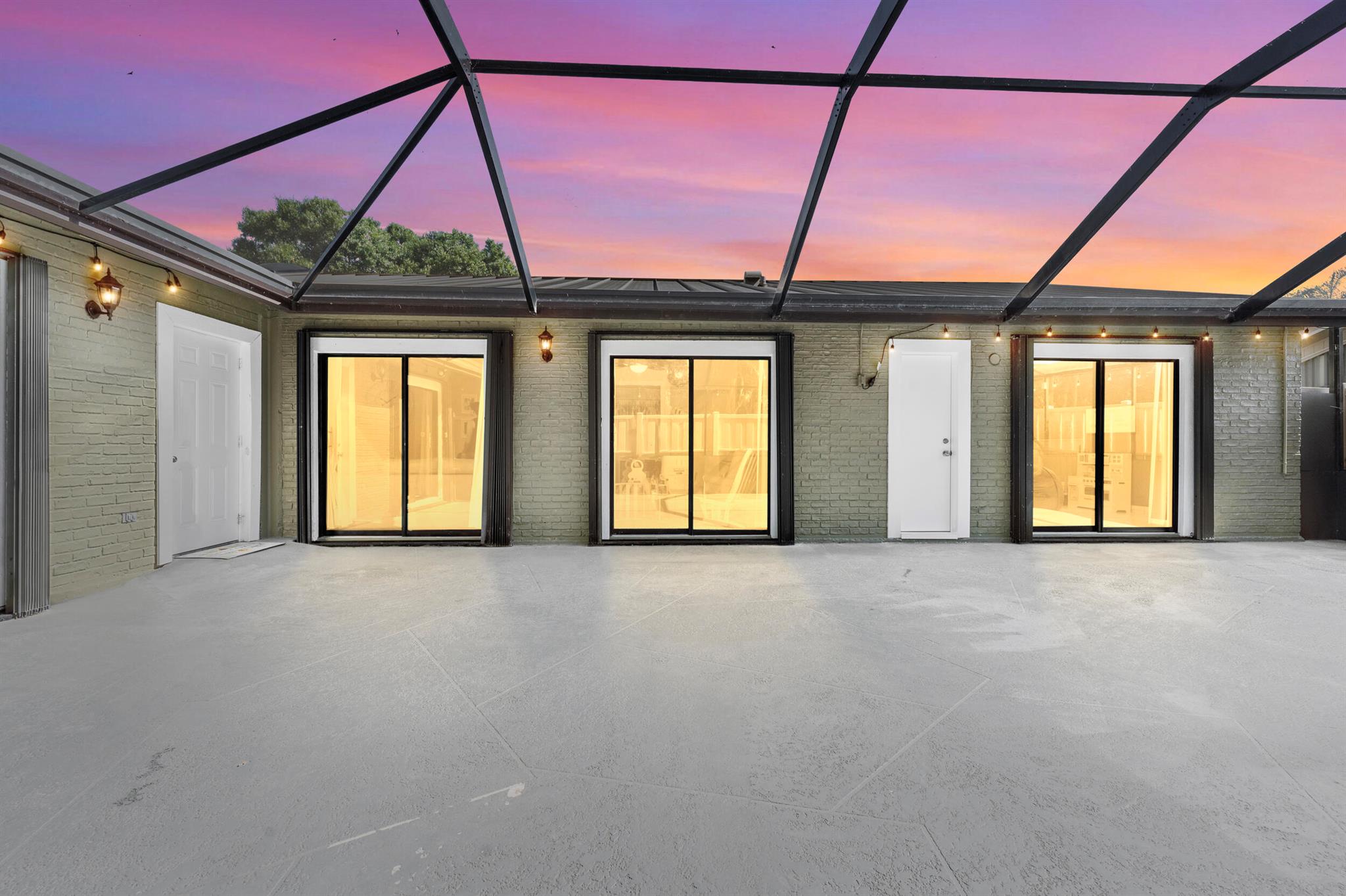 Image to showcase the property located at 5680 Golden Eagle Circle