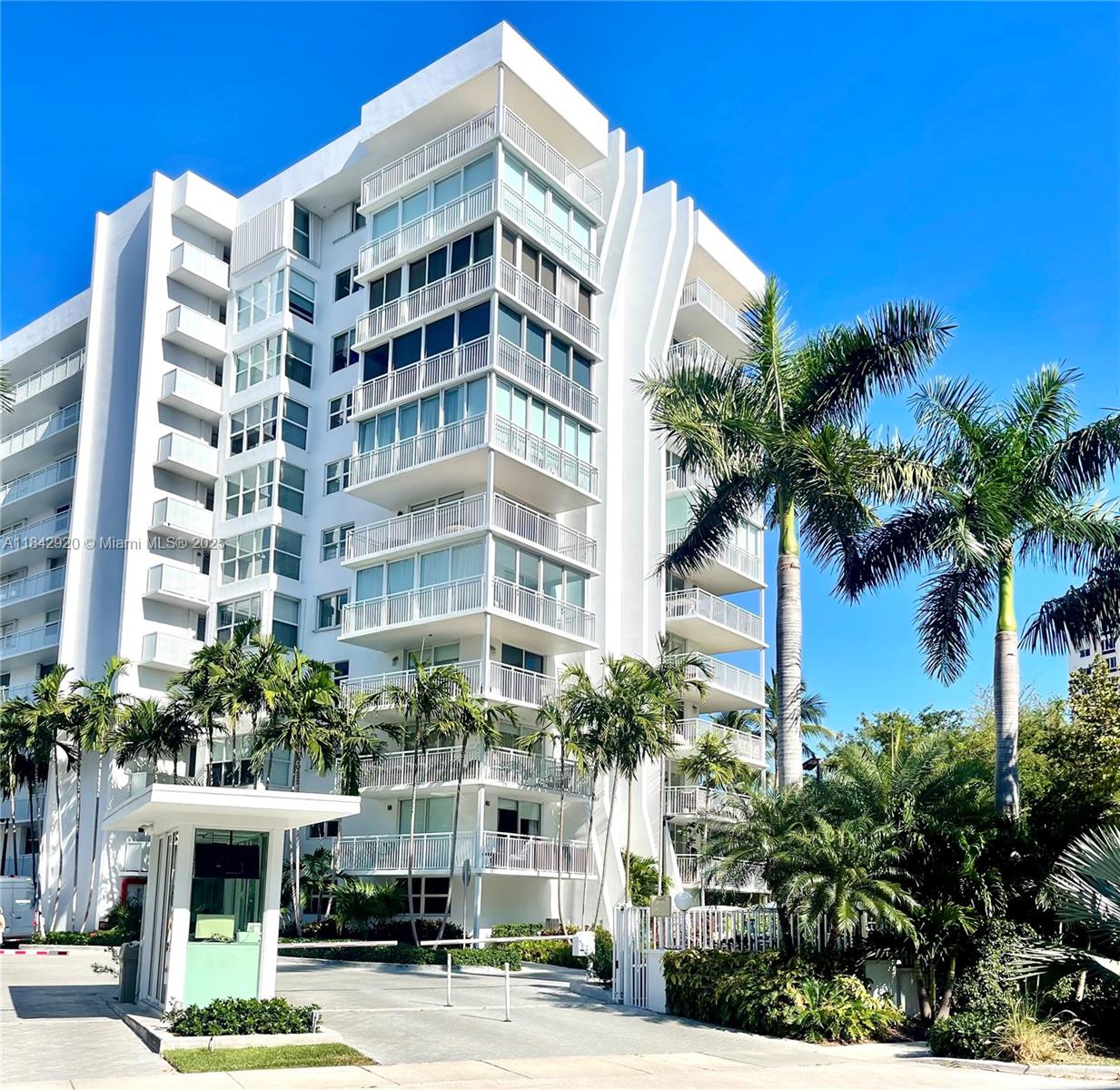 607 Ocean Dr 3K