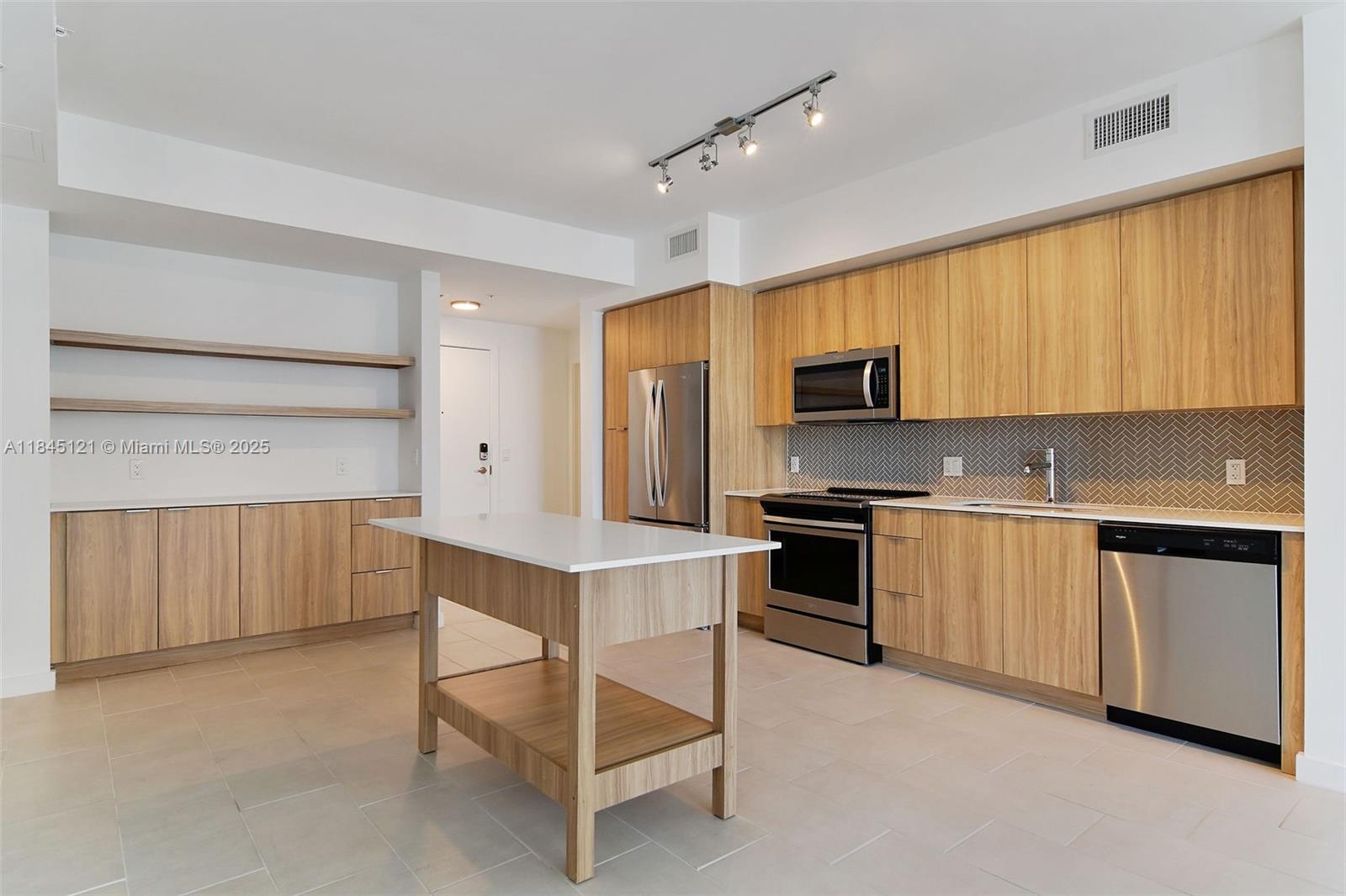 Property photo # 8