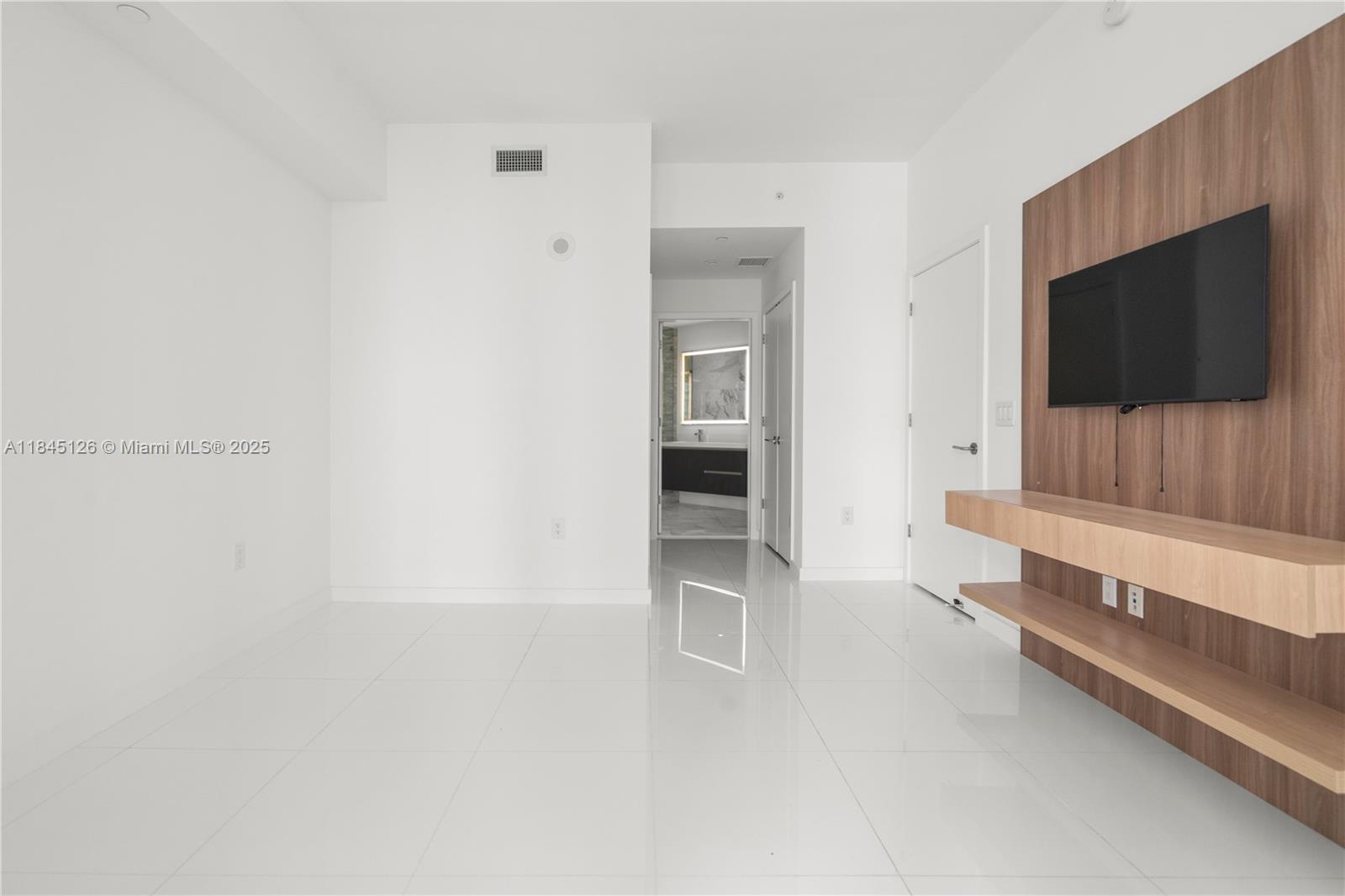 851 NE 1st Ave #3007, Miami FL 33132