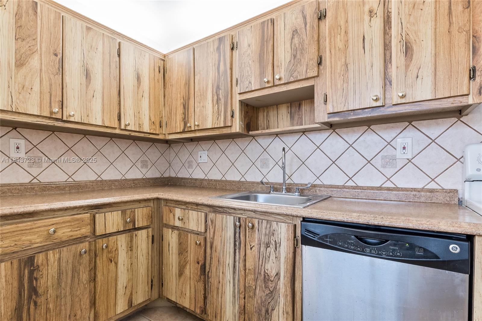 Property photo # 8