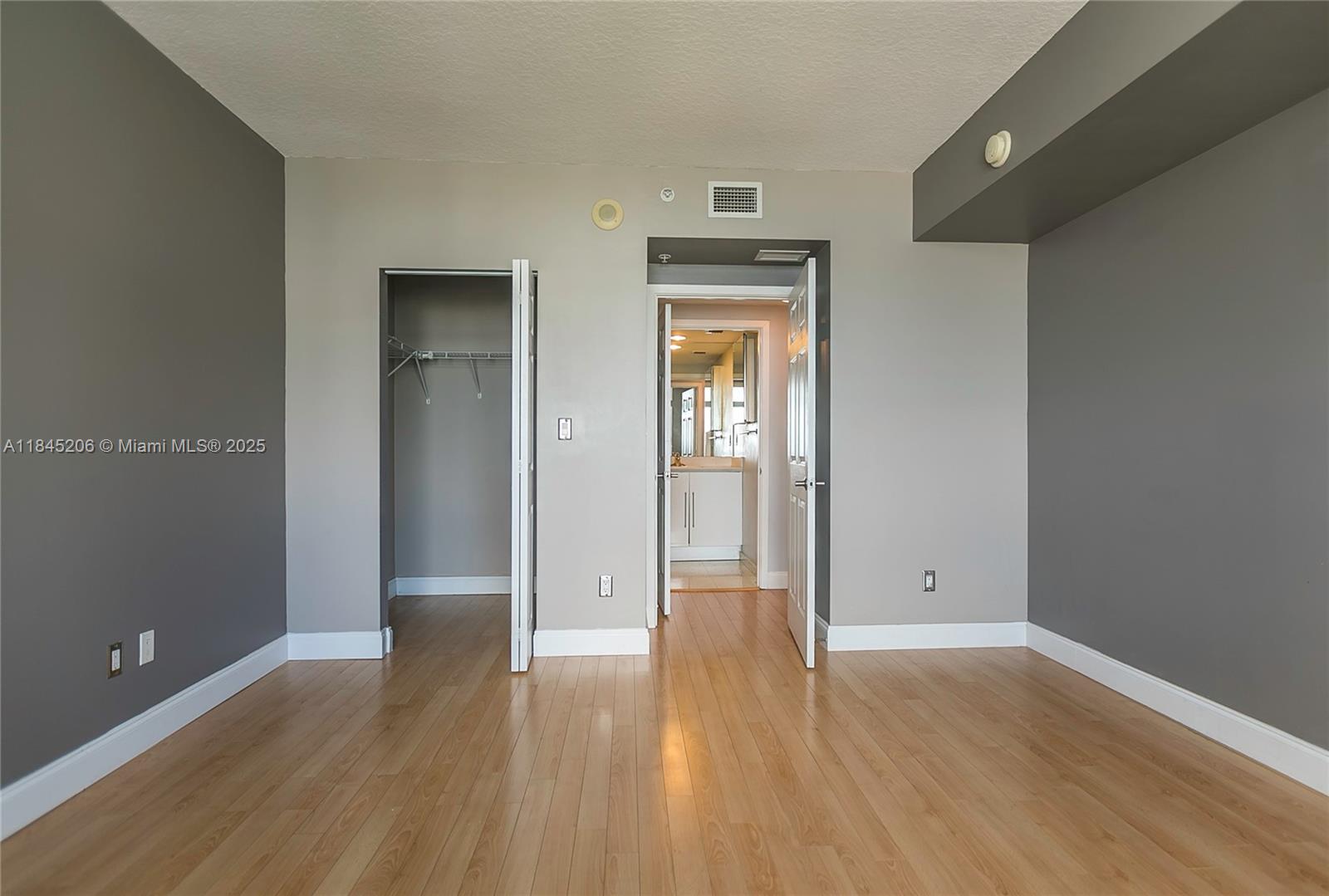 325 S Biscayne Blvd #4224, Miami FL 33131