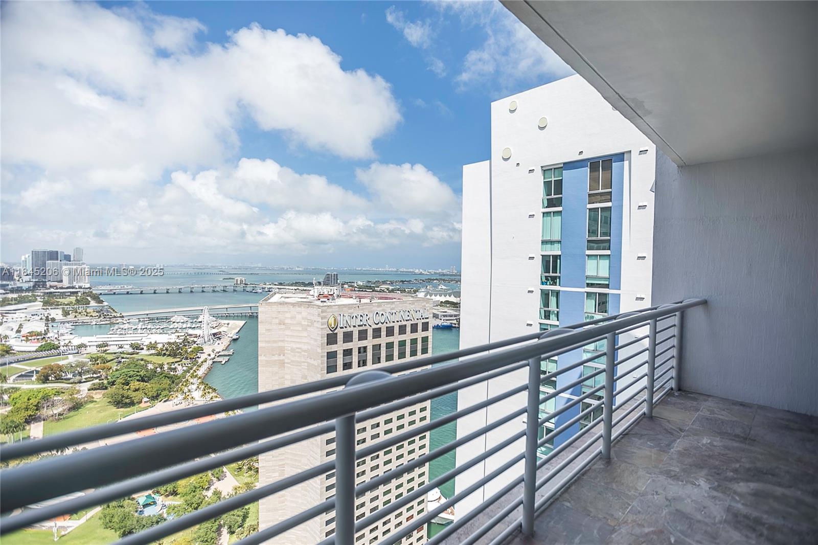 325 S Biscayne Blvd #4224, Miami FL 33131