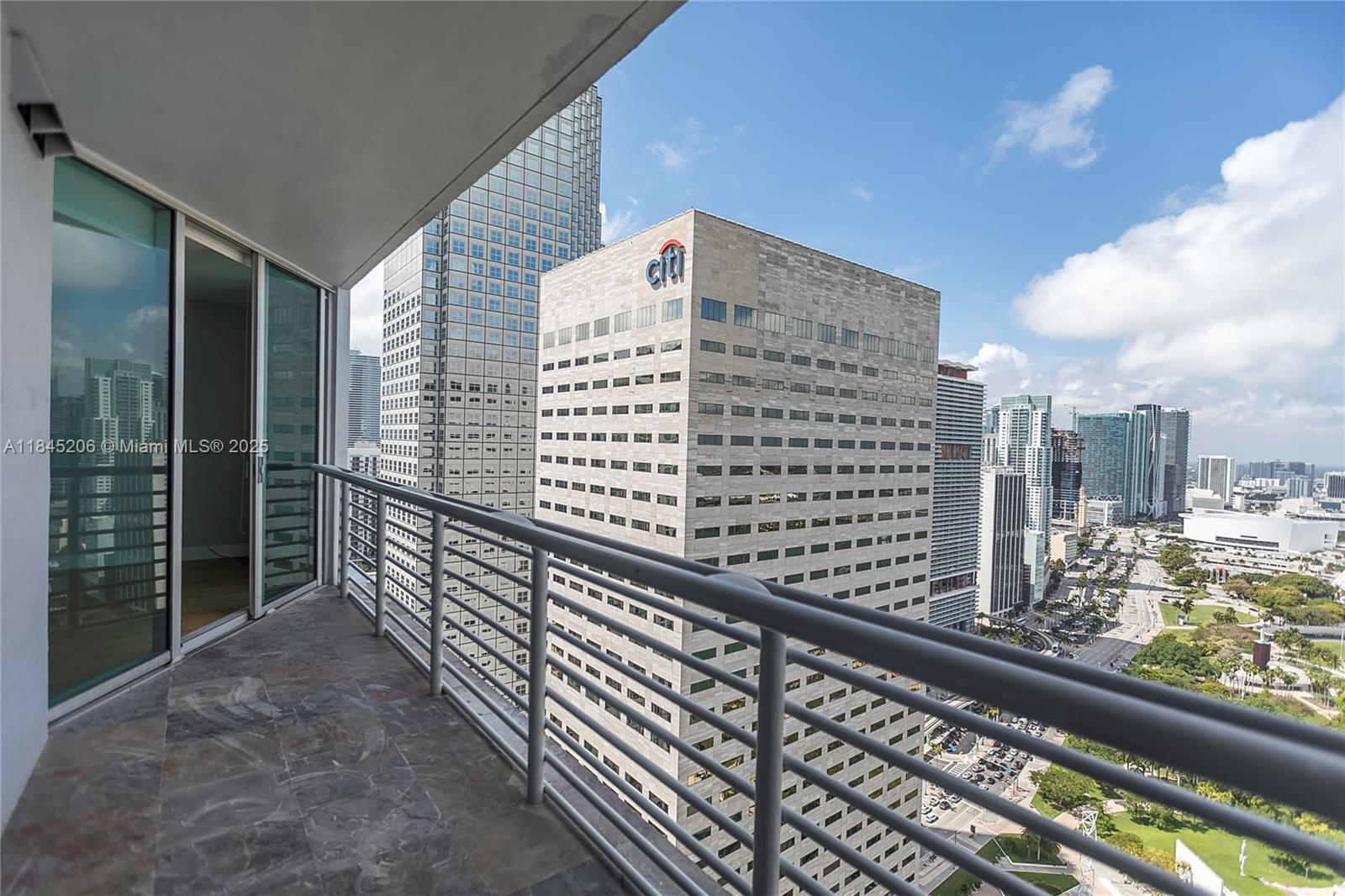 325 S Biscayne Blvd #4224, Miami FL 33131