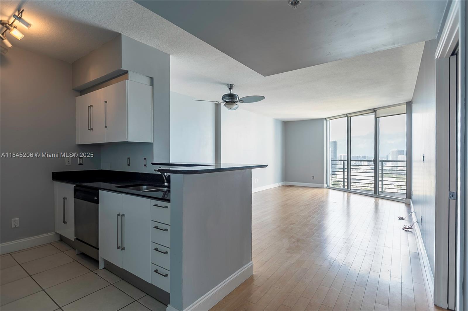 325 S Biscayne Blvd #4224, Miami FL 33131