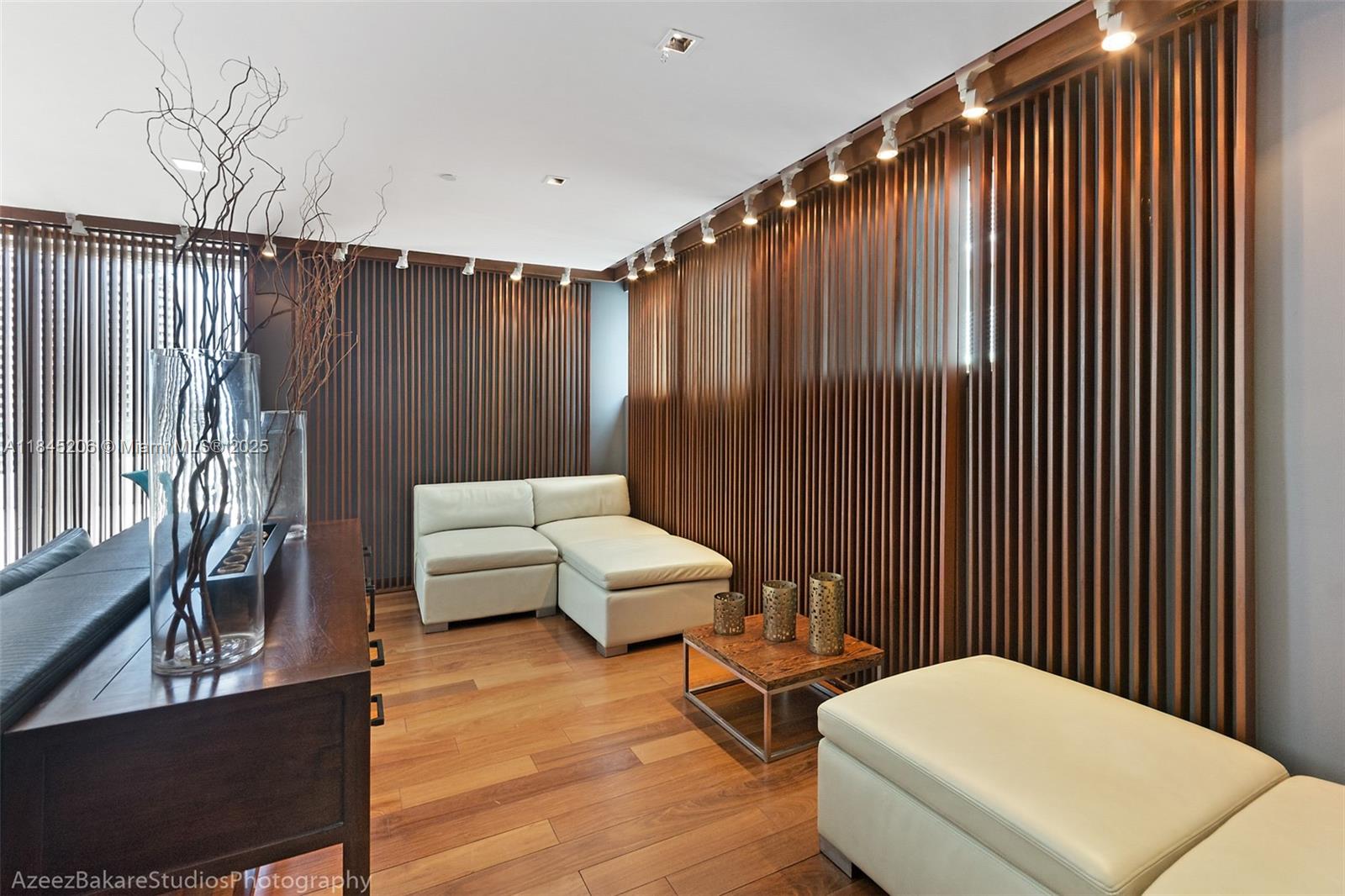 325 S Biscayne Blvd #4224, Miami FL 33131