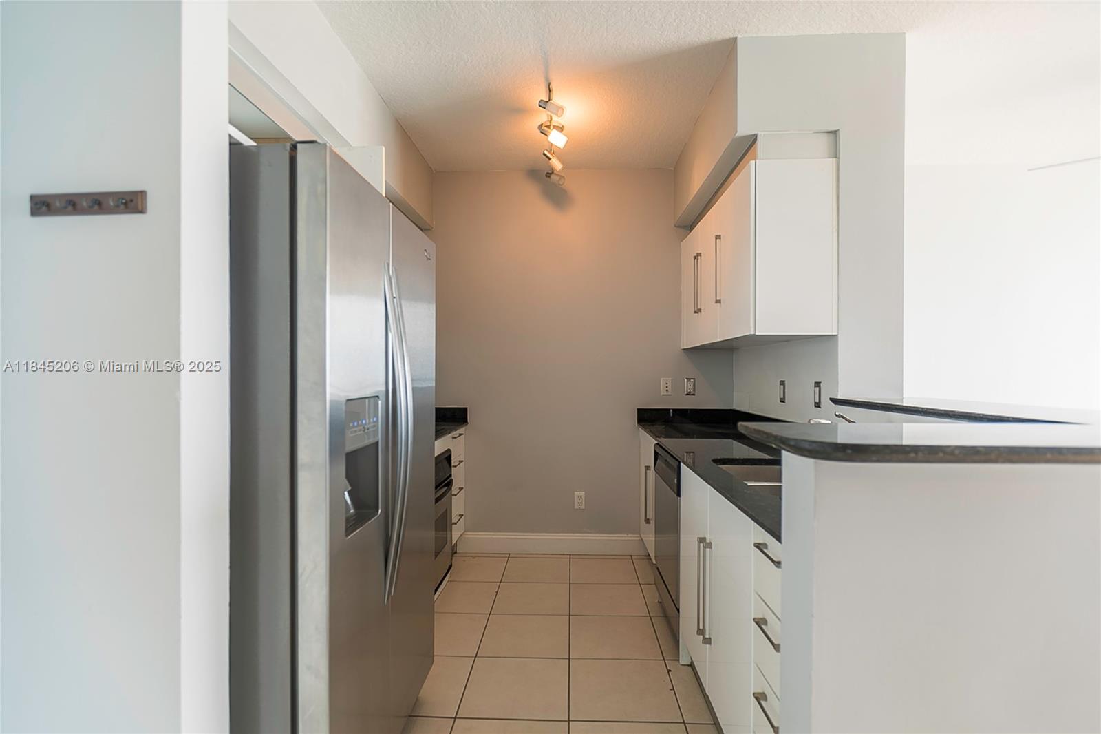 325 S Biscayne Blvd #4224, Miami FL 33131