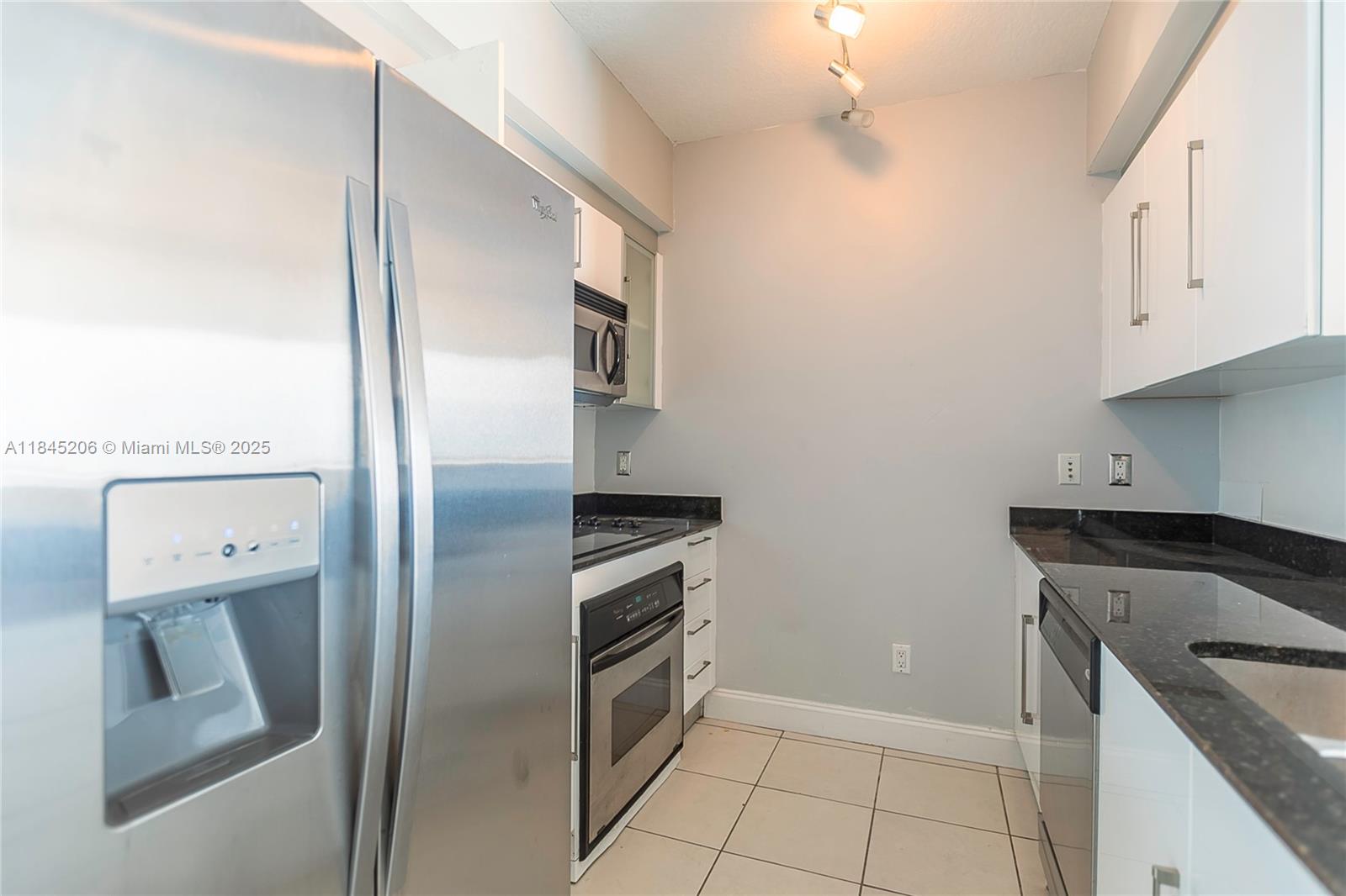 325 S Biscayne Blvd #4224, Miami FL 33131