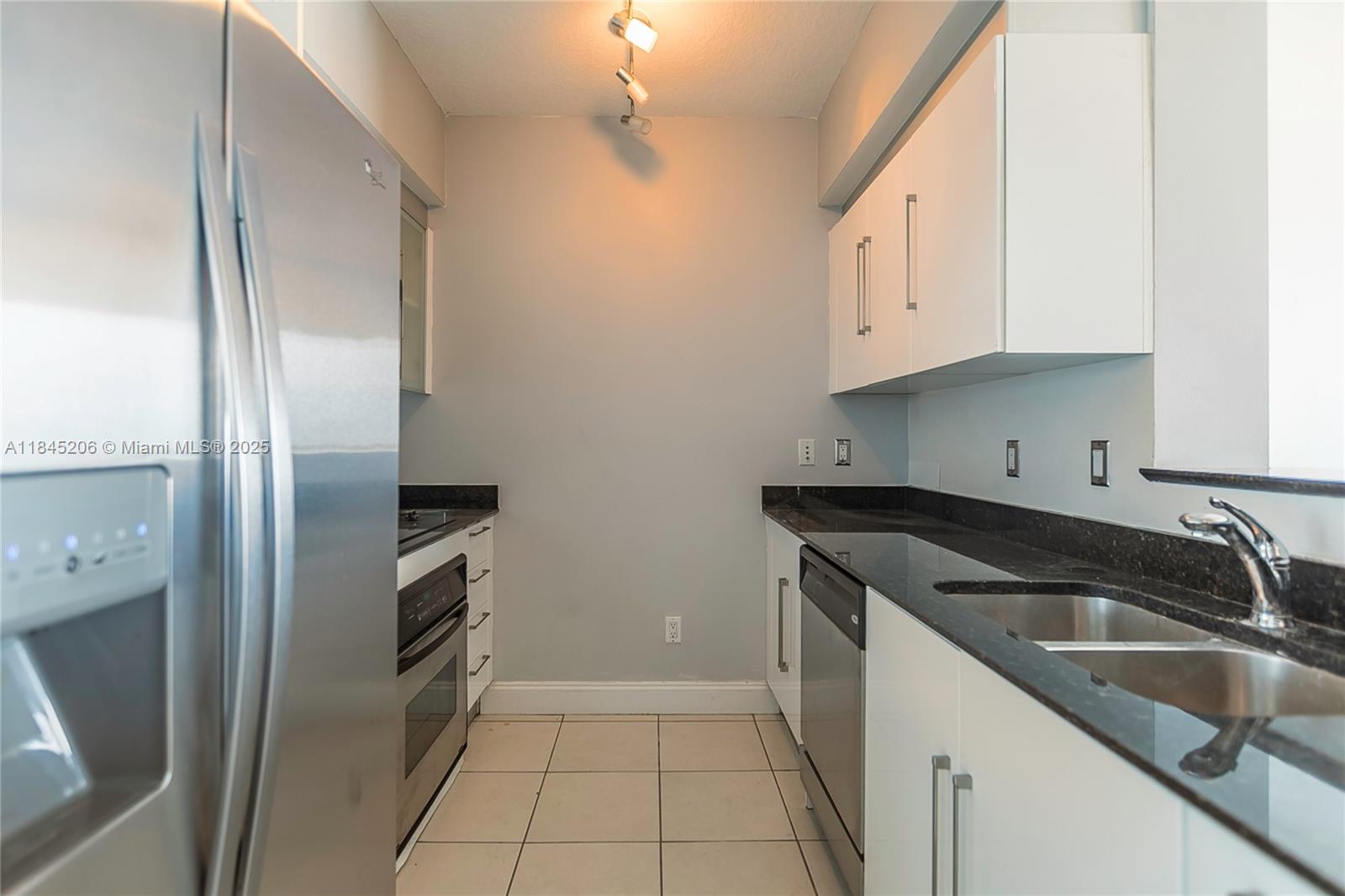 325 S Biscayne Blvd #4224, Miami FL 33131