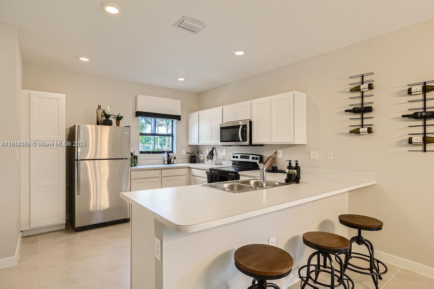 Property photo # 4