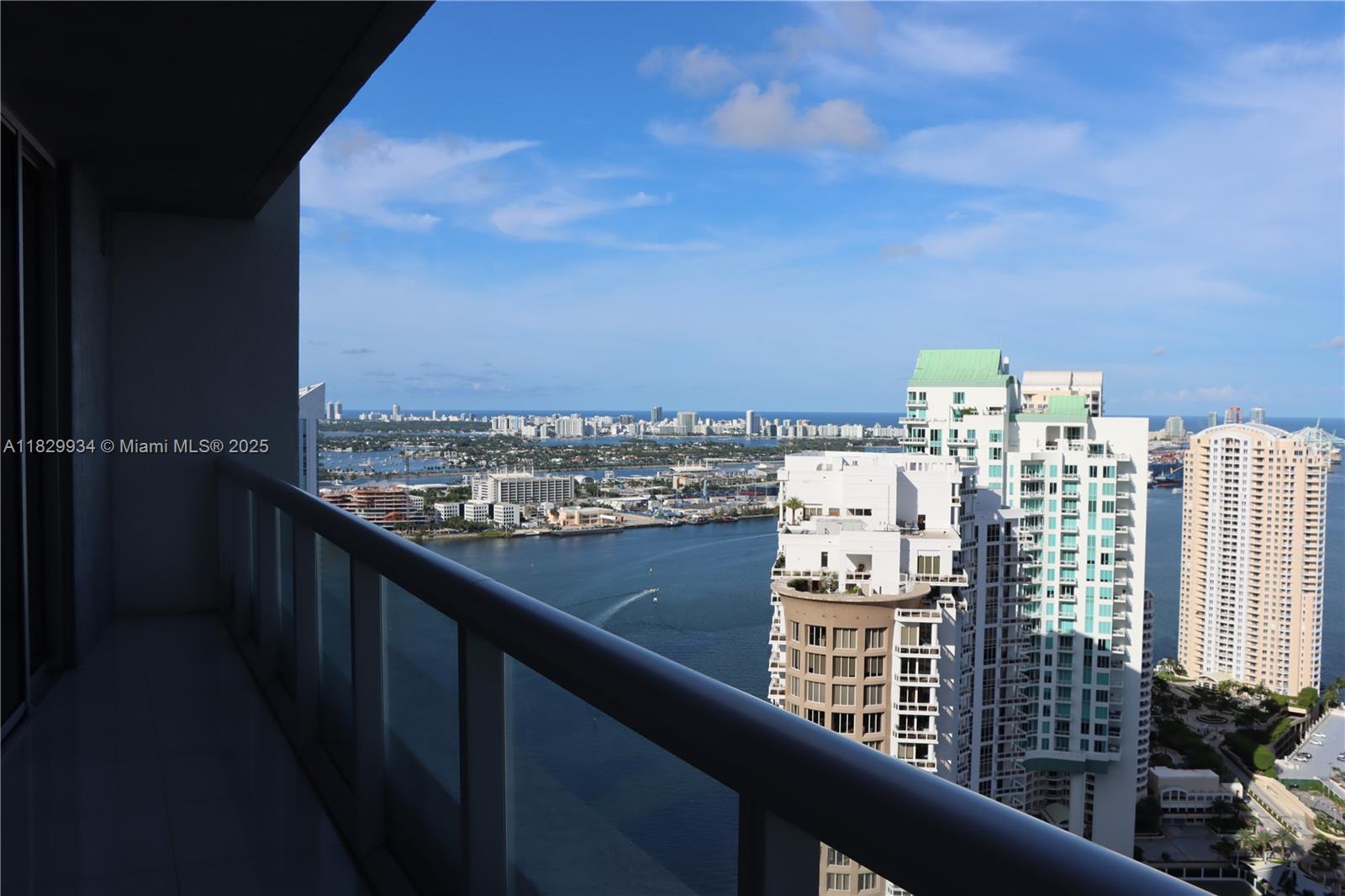 Condo for Sale in Miami, FL