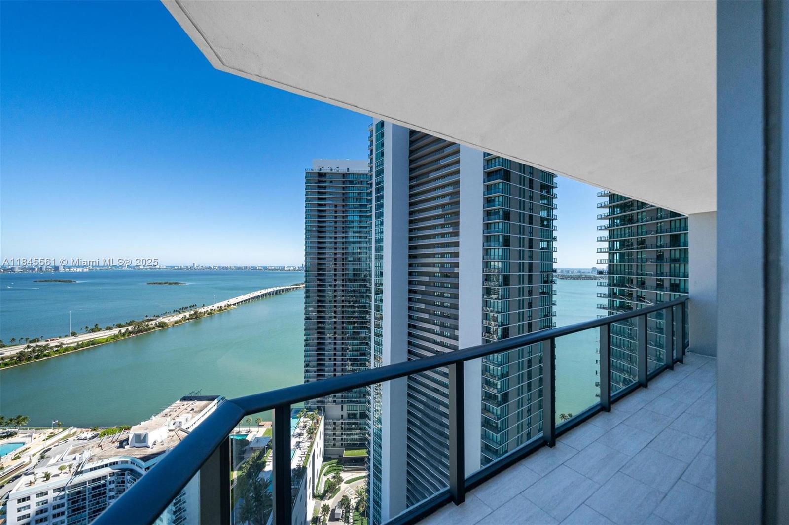 Apartamento para Alugar em Miami, FL