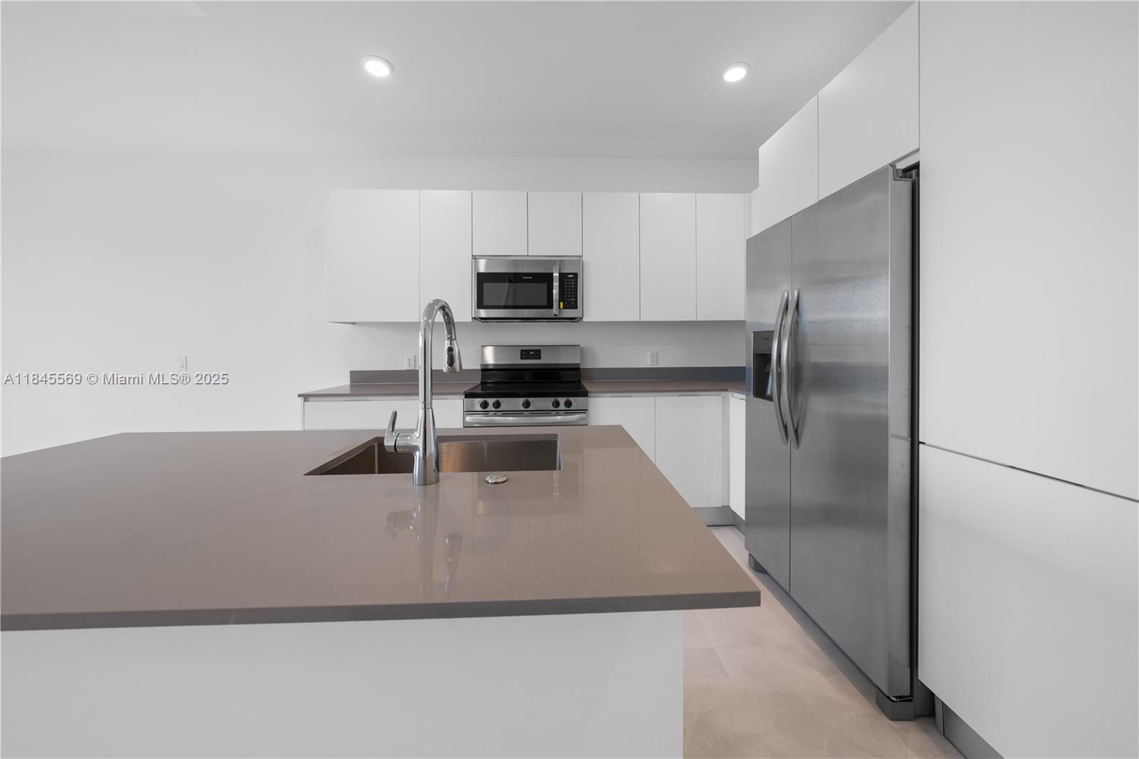 Property photo # 9
