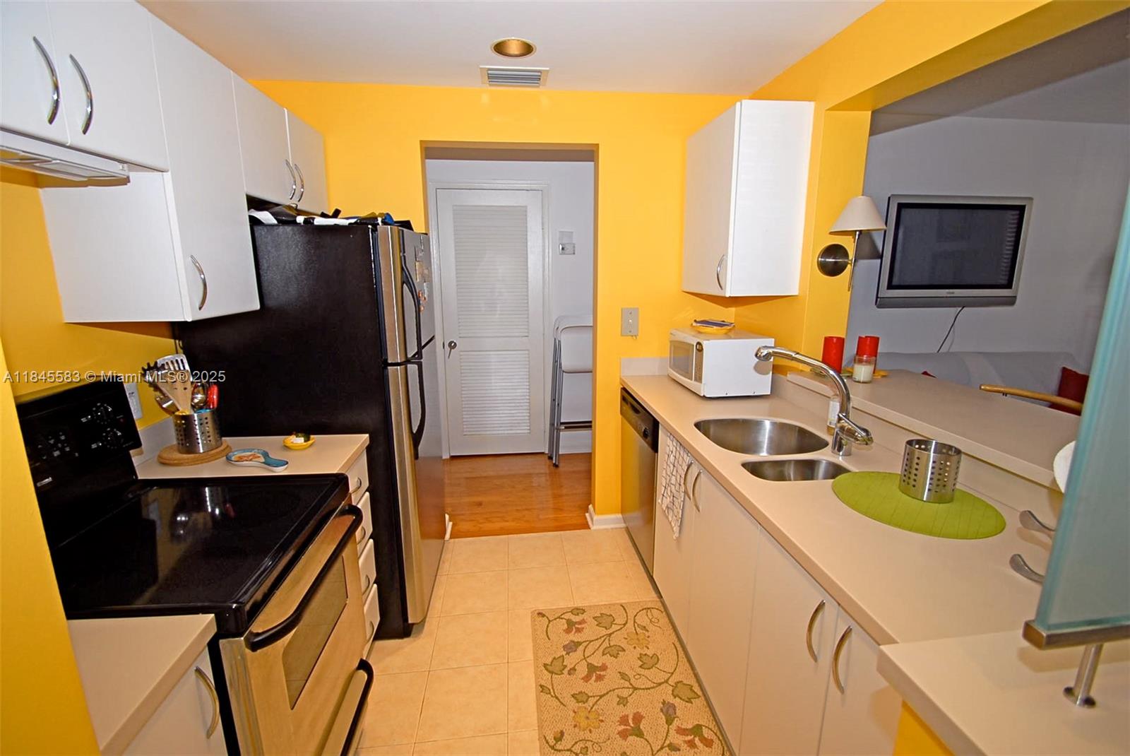 Property photo # 6