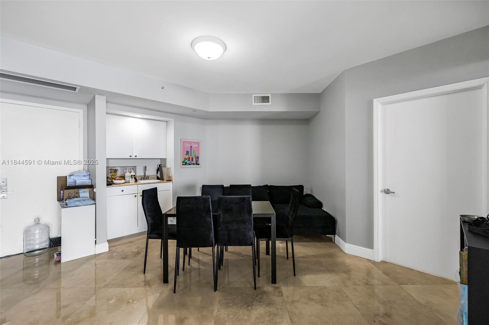 4775 Collins Ave #2002, Miami Beach FL 33140
